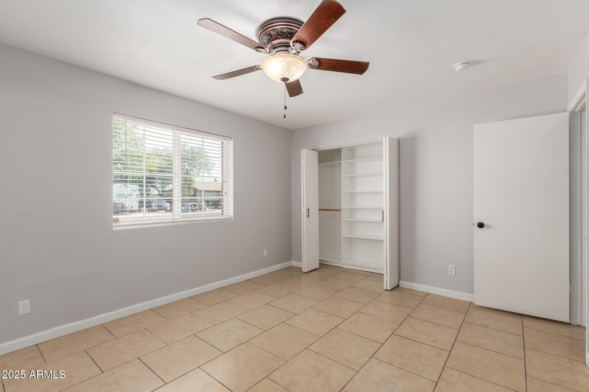 1002 W VILLA RITA Drive