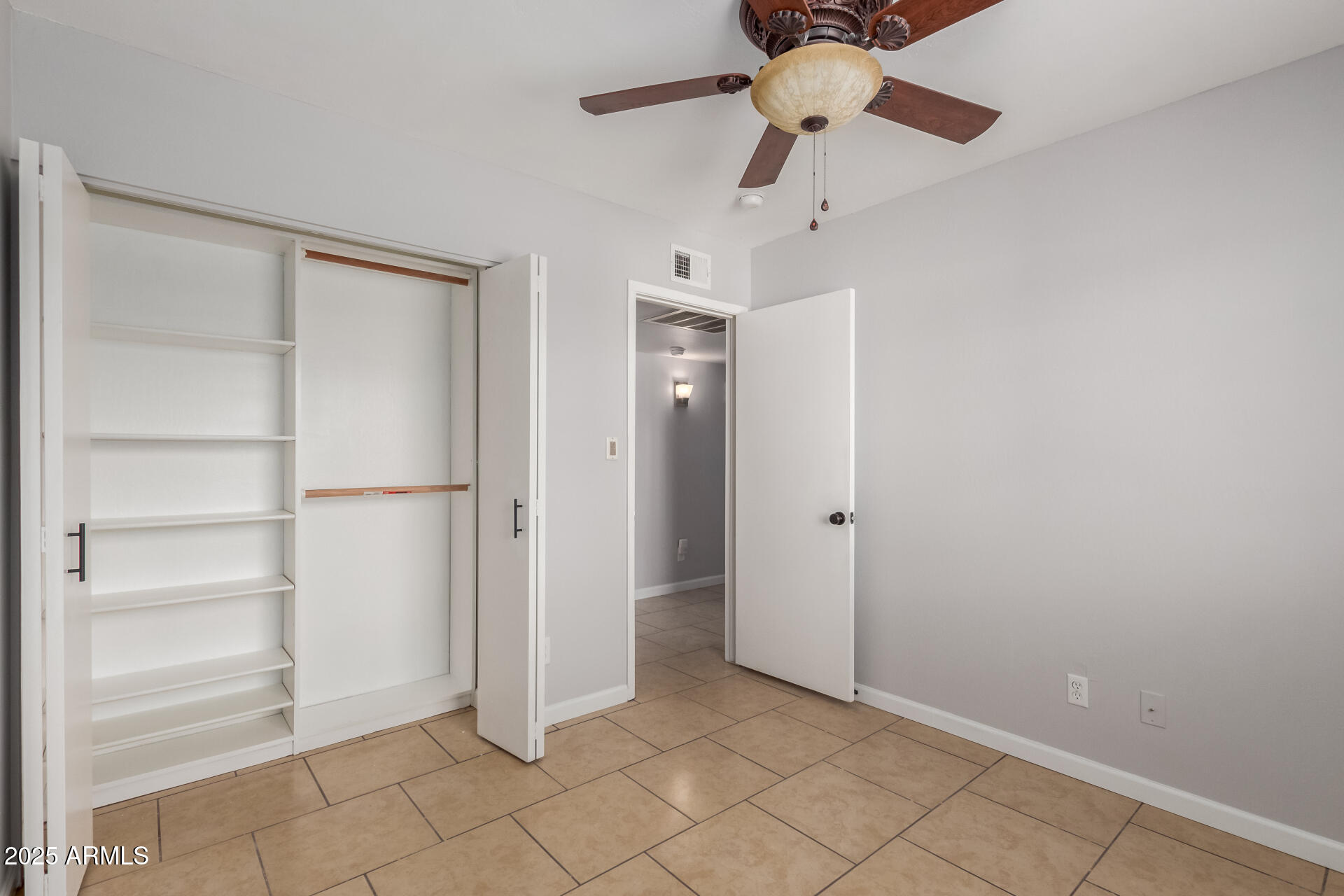 1002 W VILLA RITA Drive