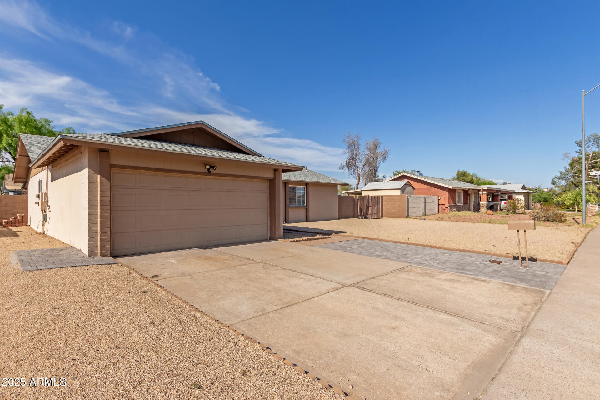 1002 W VILLA RITA Drive