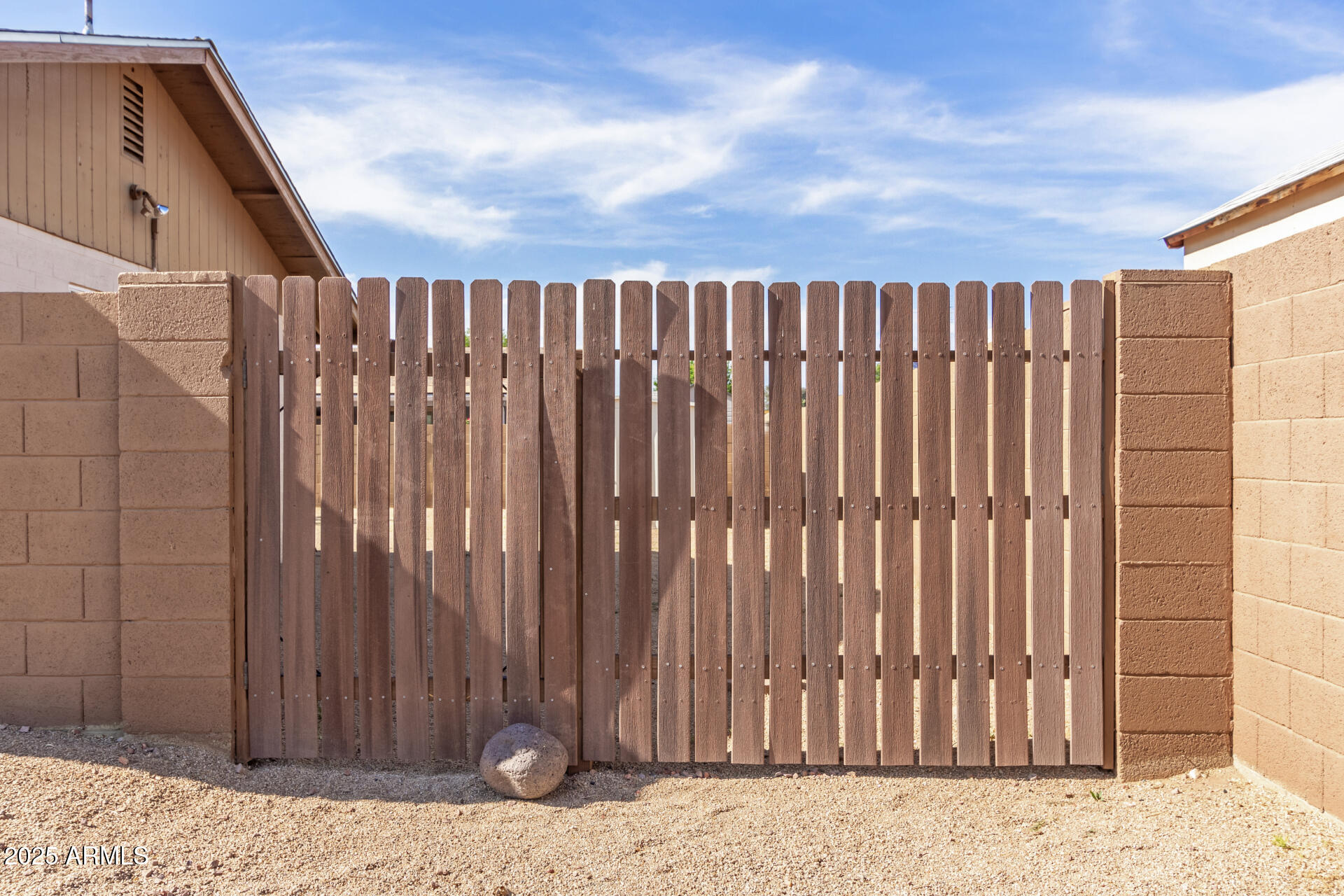 1002 W VILLA RITA Drive