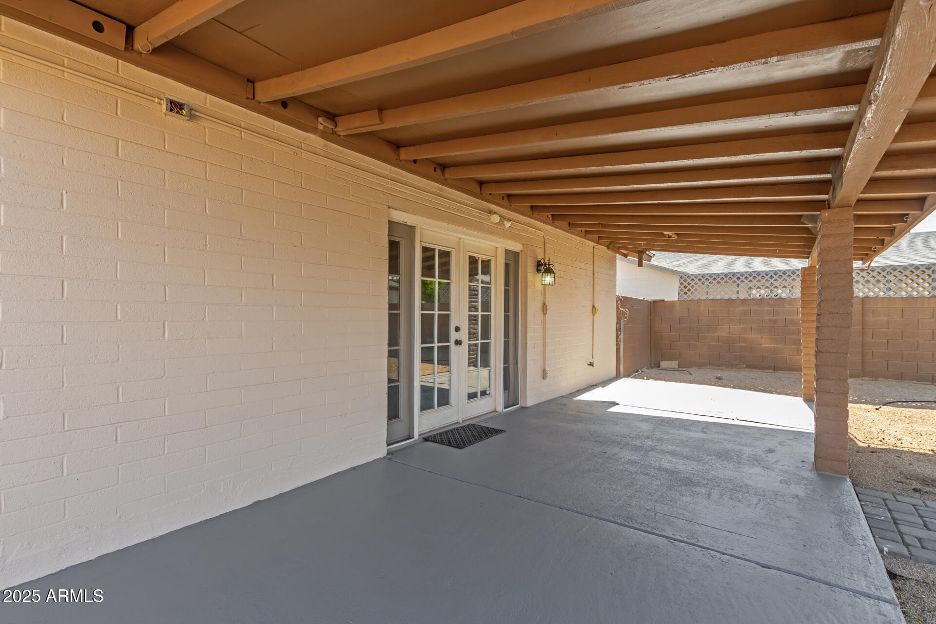 1002 W VILLA RITA Drive