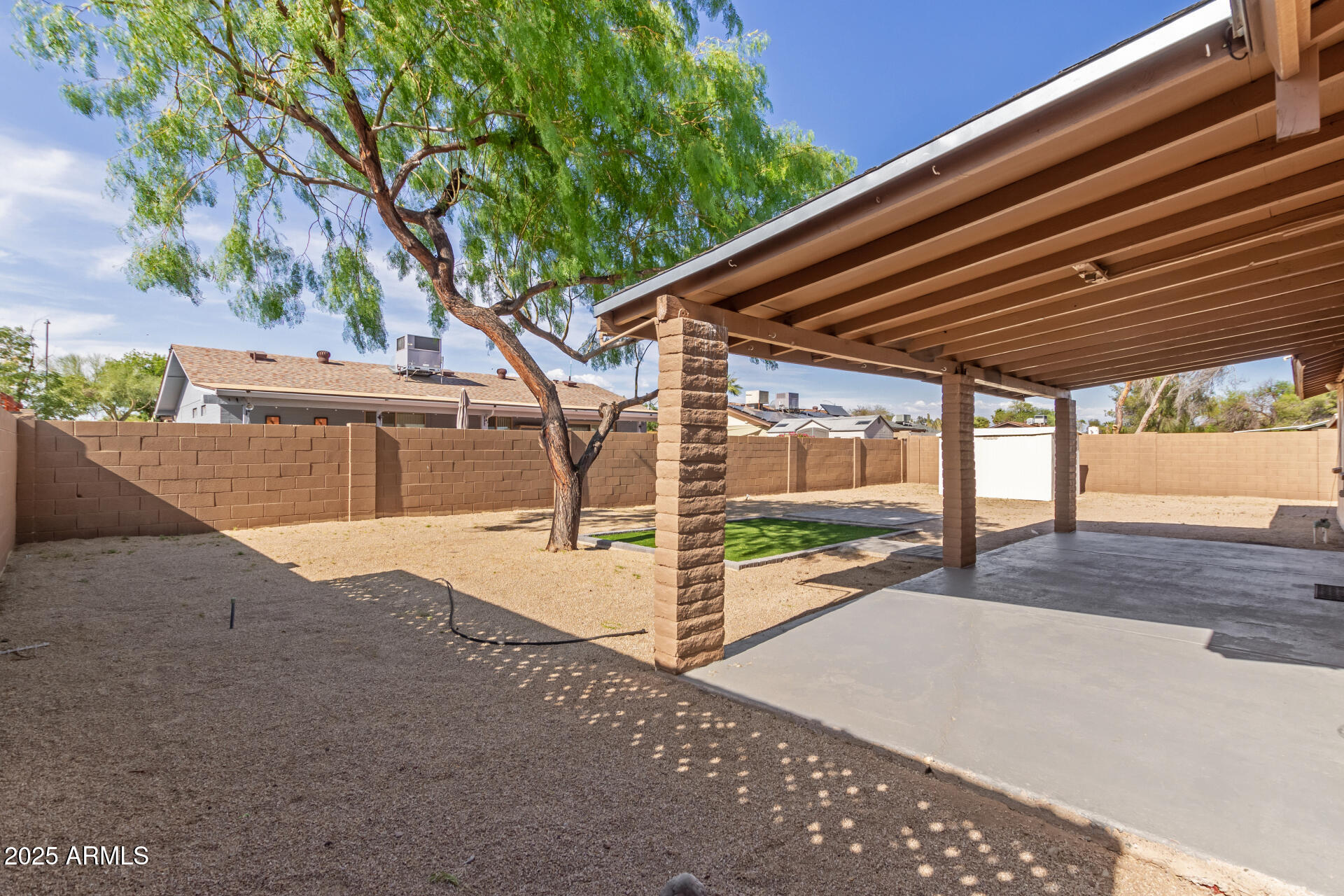 1002 W VILLA RITA Drive