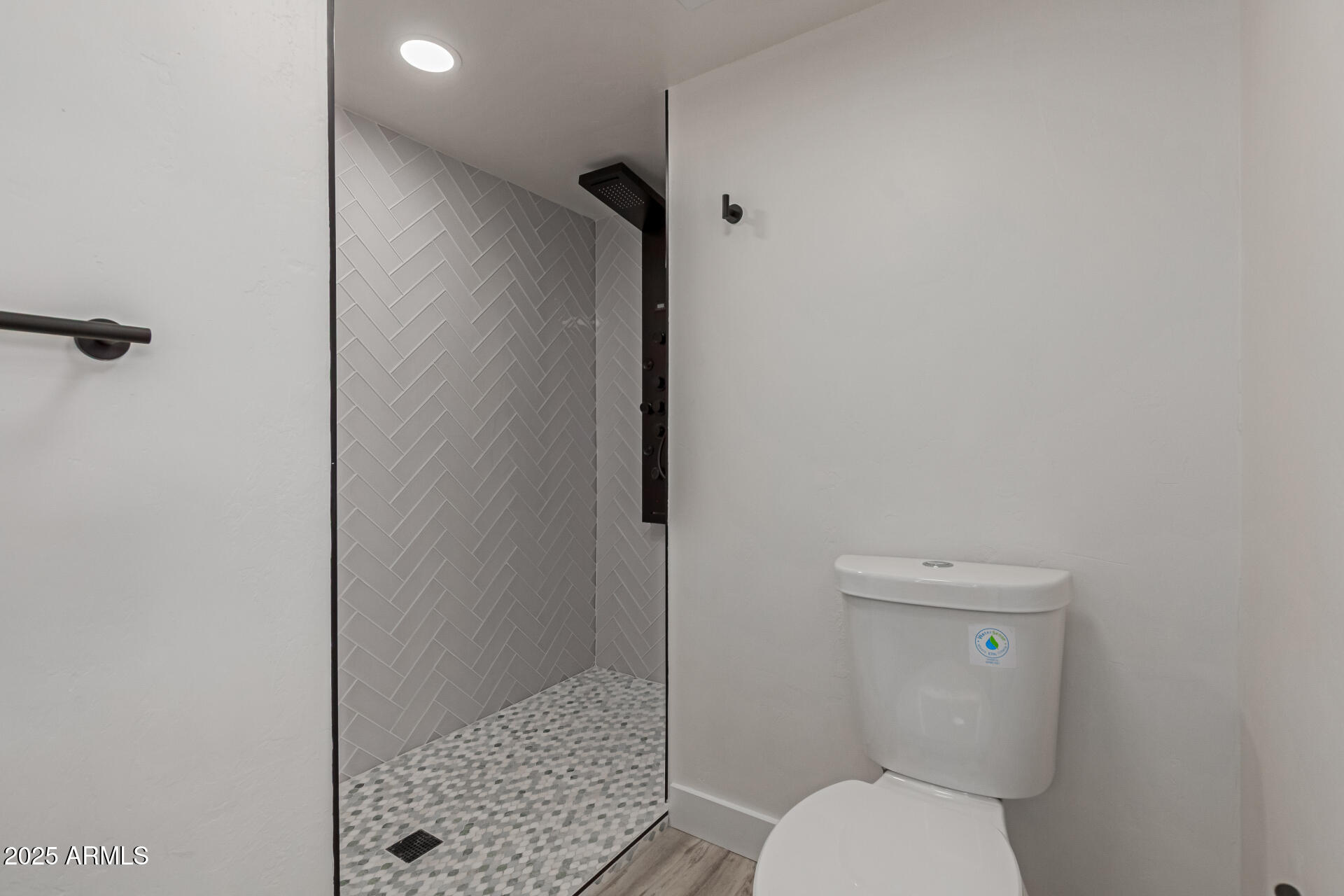 2139 W WHITTON Avenue