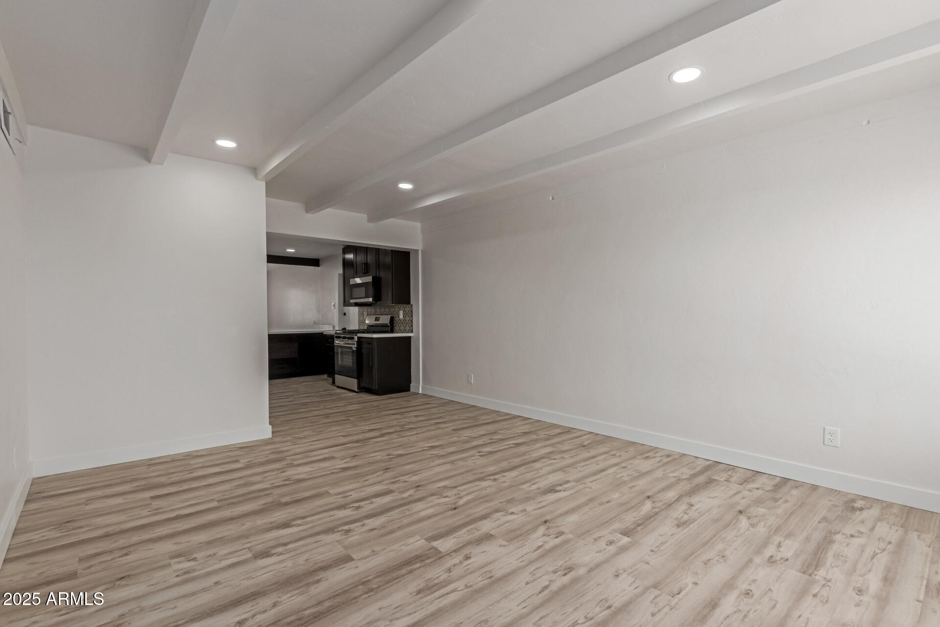 2139 W WHITTON Avenue