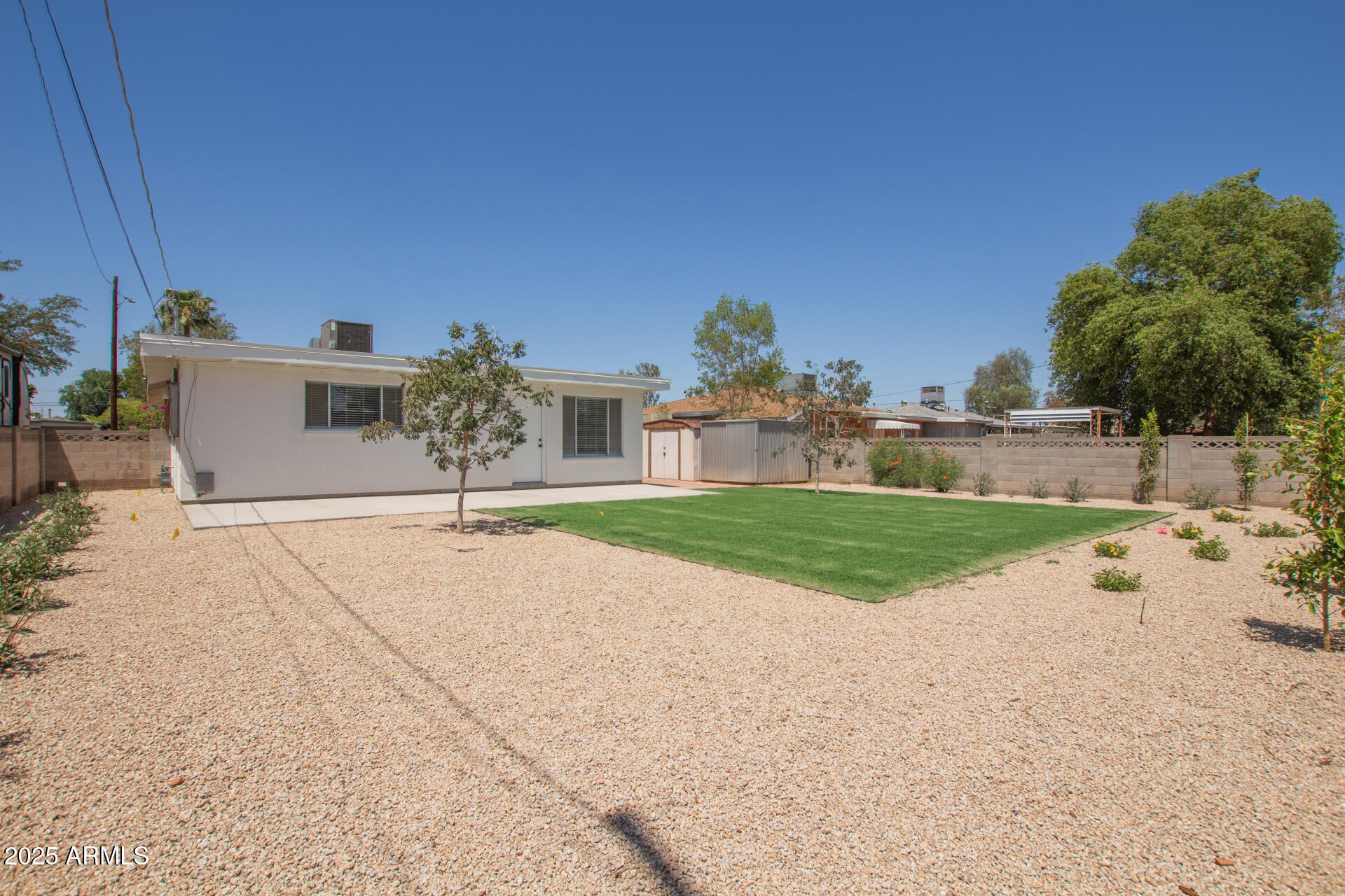 2139 W WHITTON Avenue