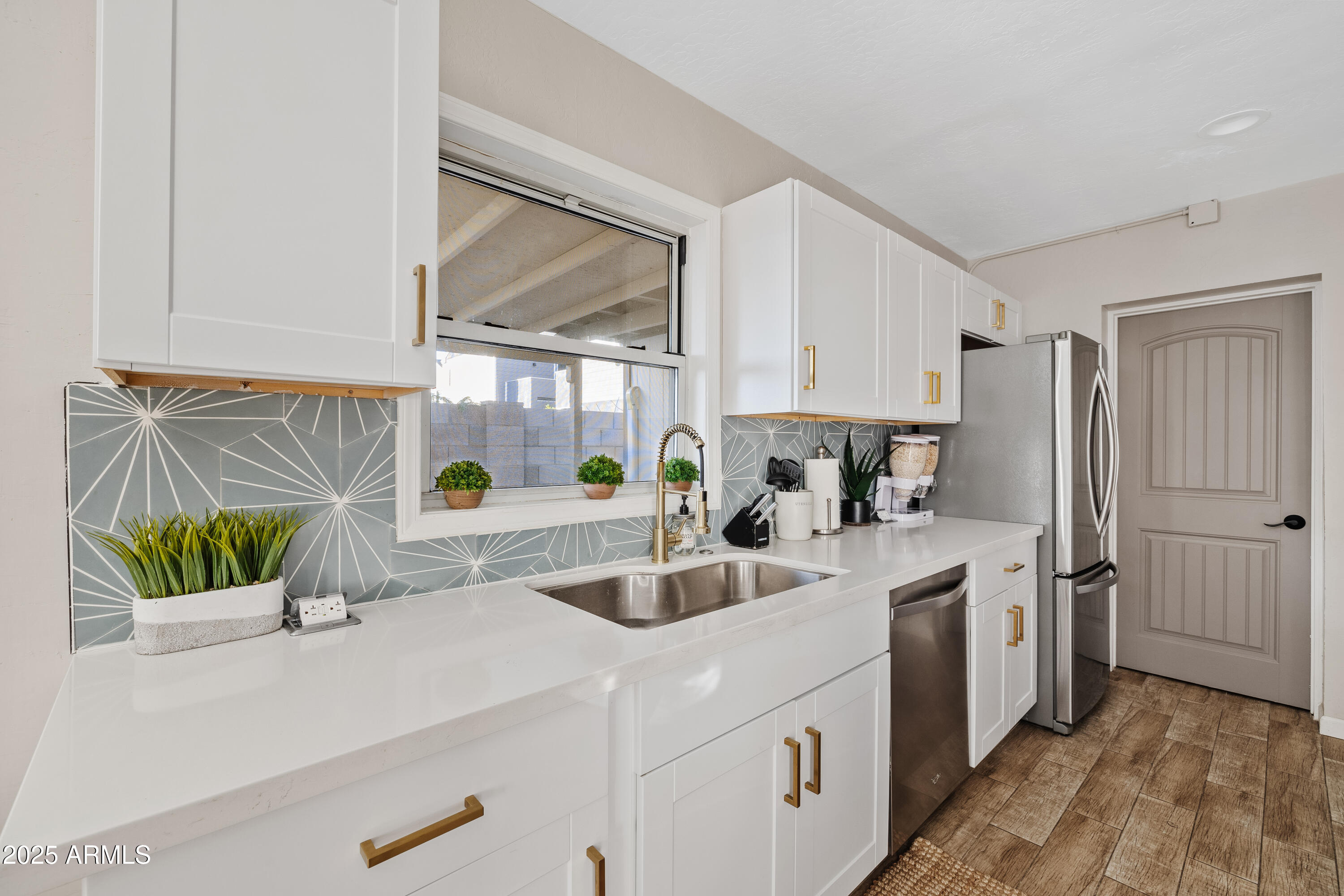 2722 E VIRGINIA Avenue