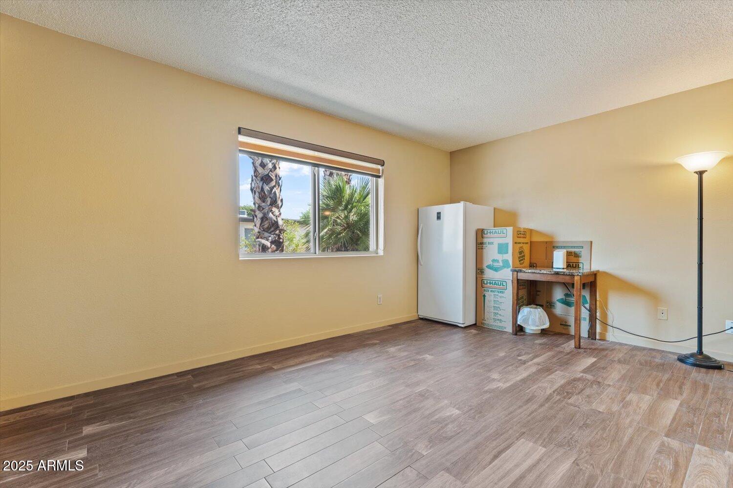 1916 W Morningside Drive, 97