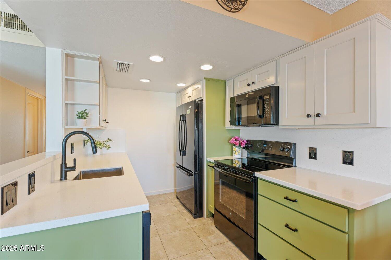 1916 W Morningside Drive, 97