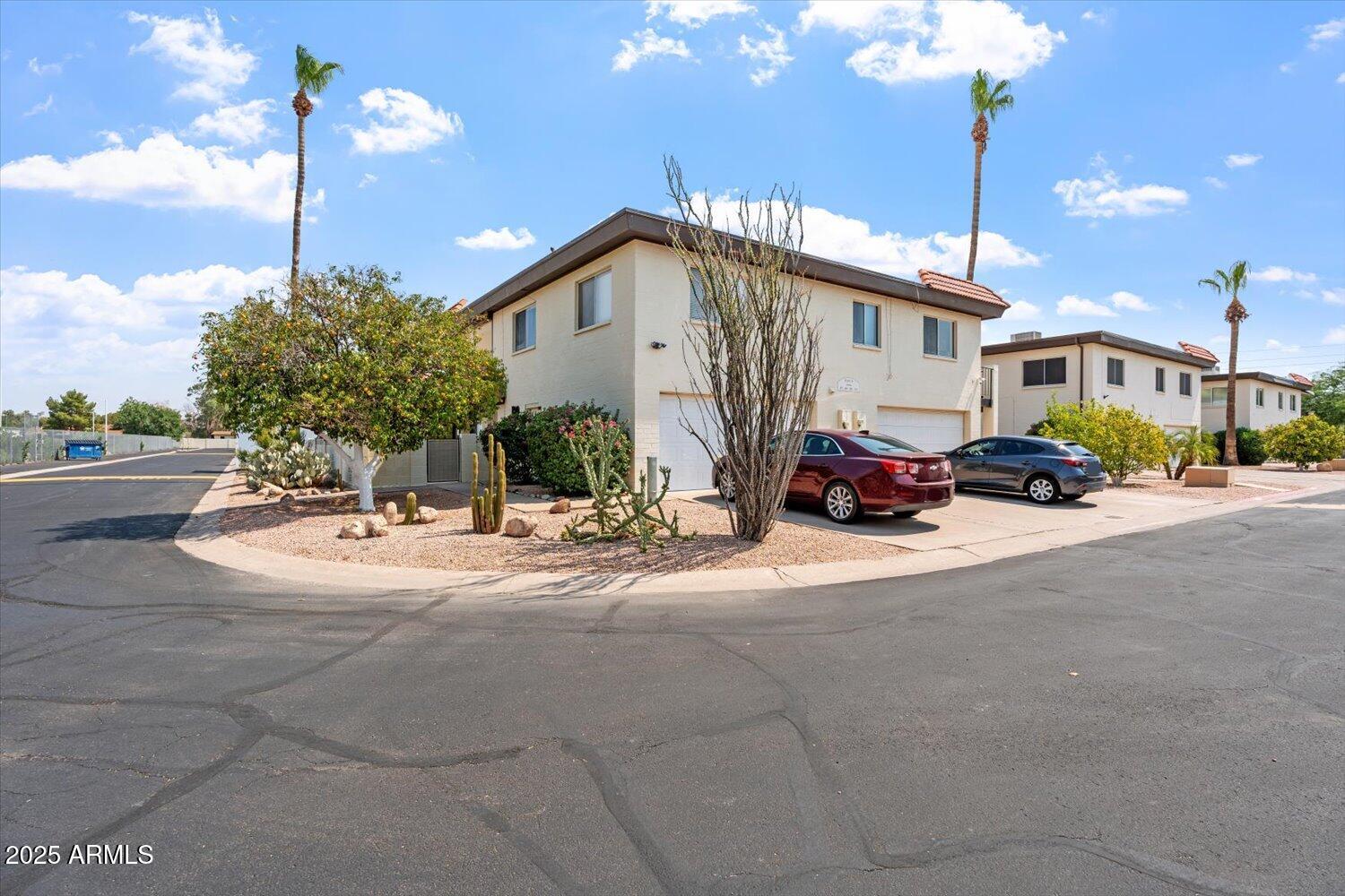 1916 W Morningside Drive, 97