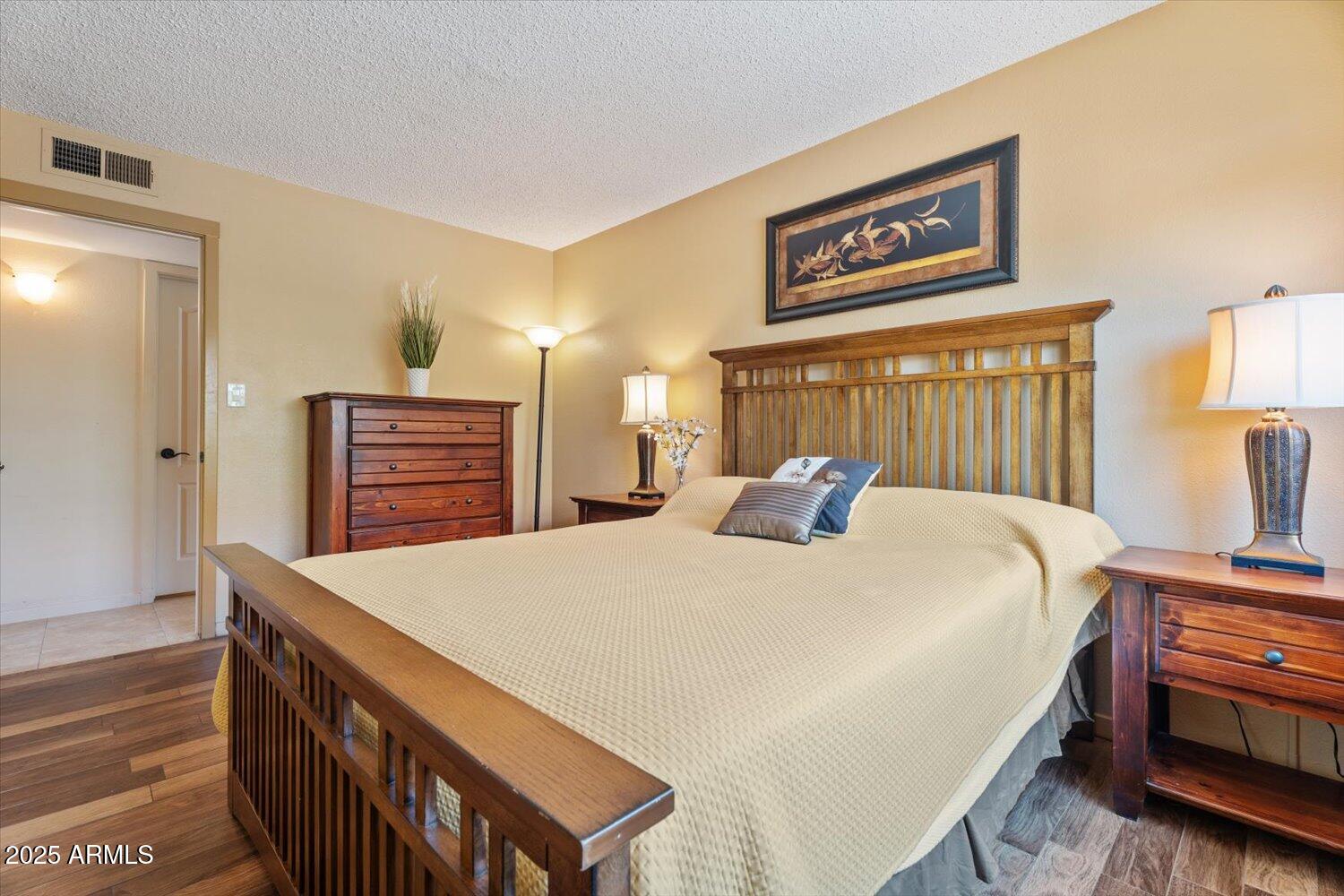 1916 W Morningside Drive, 97