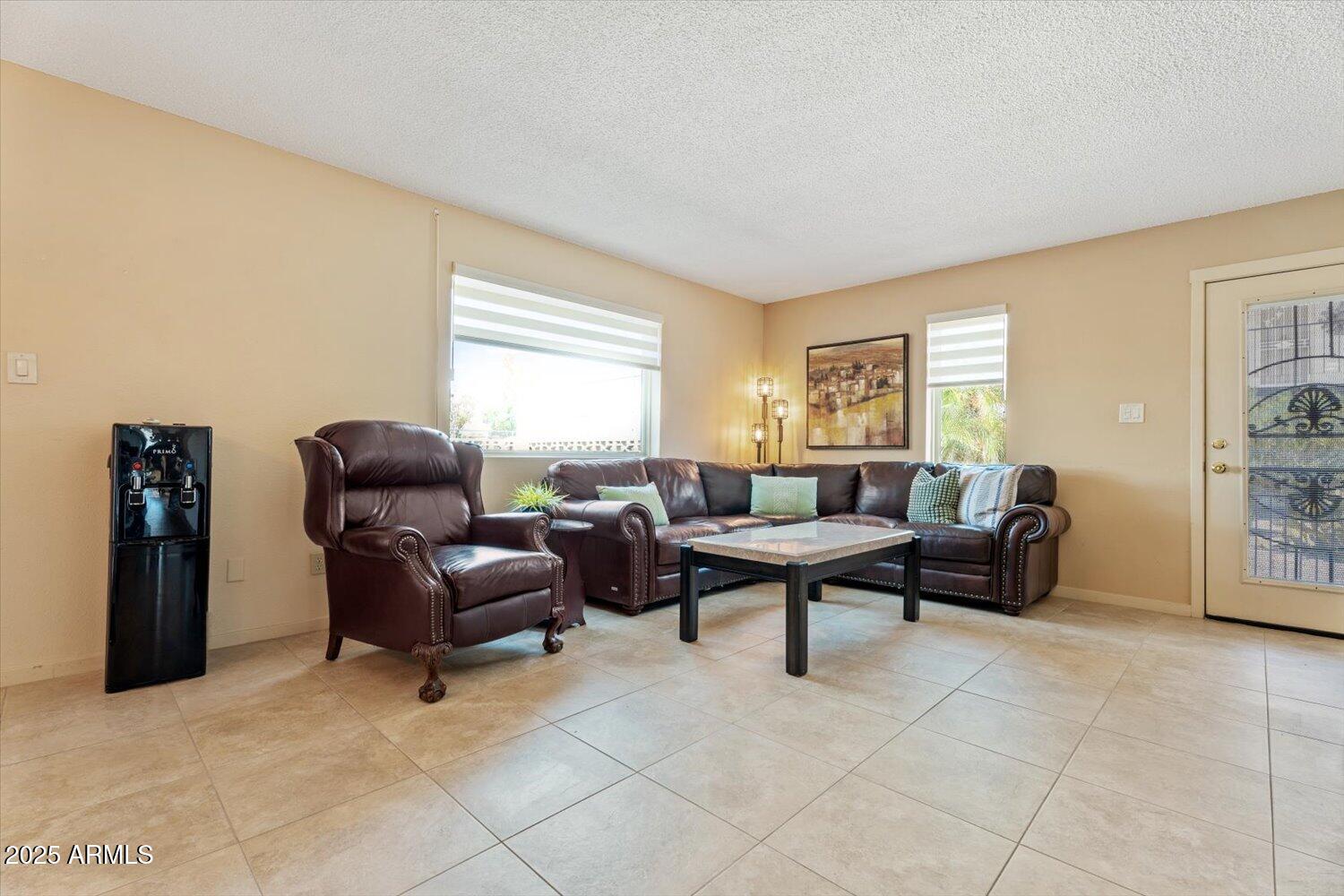 1916 W Morningside Drive, 97