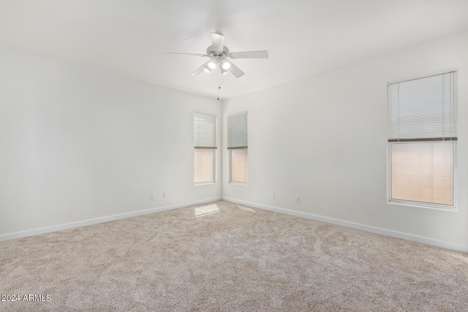 6215 W NAVAJO Drive