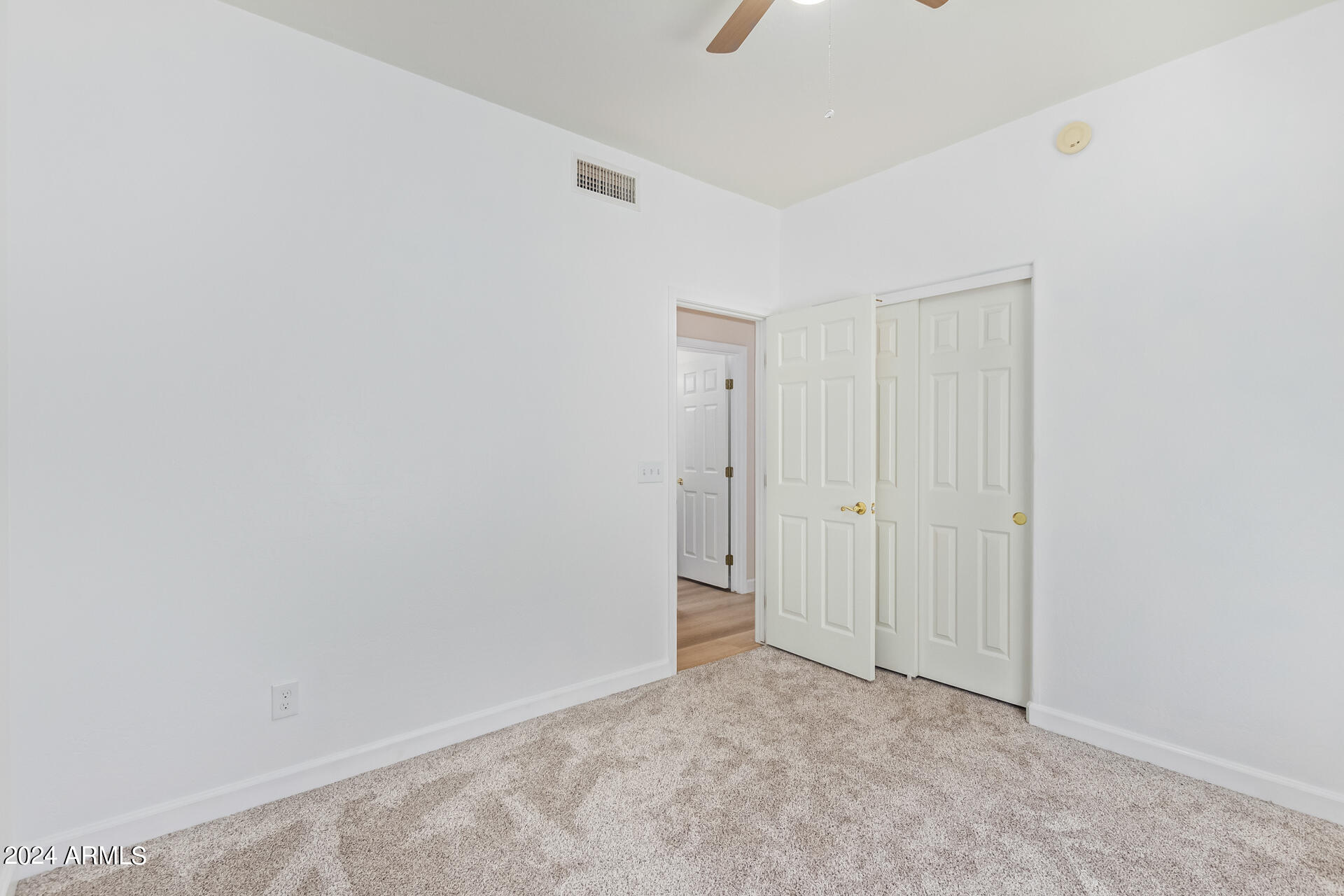 6215 W NAVAJO Drive