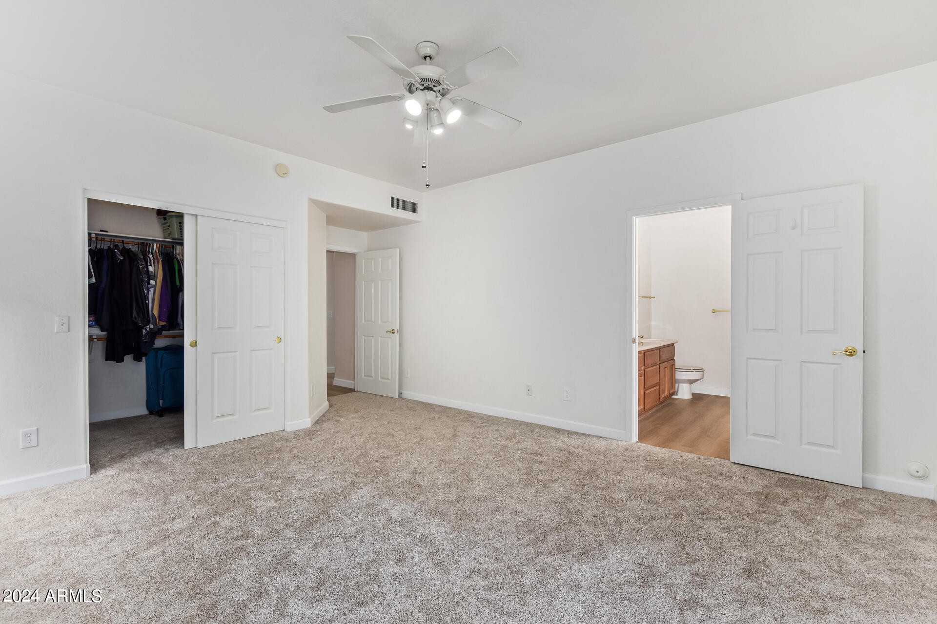6215 W NAVAJO Drive