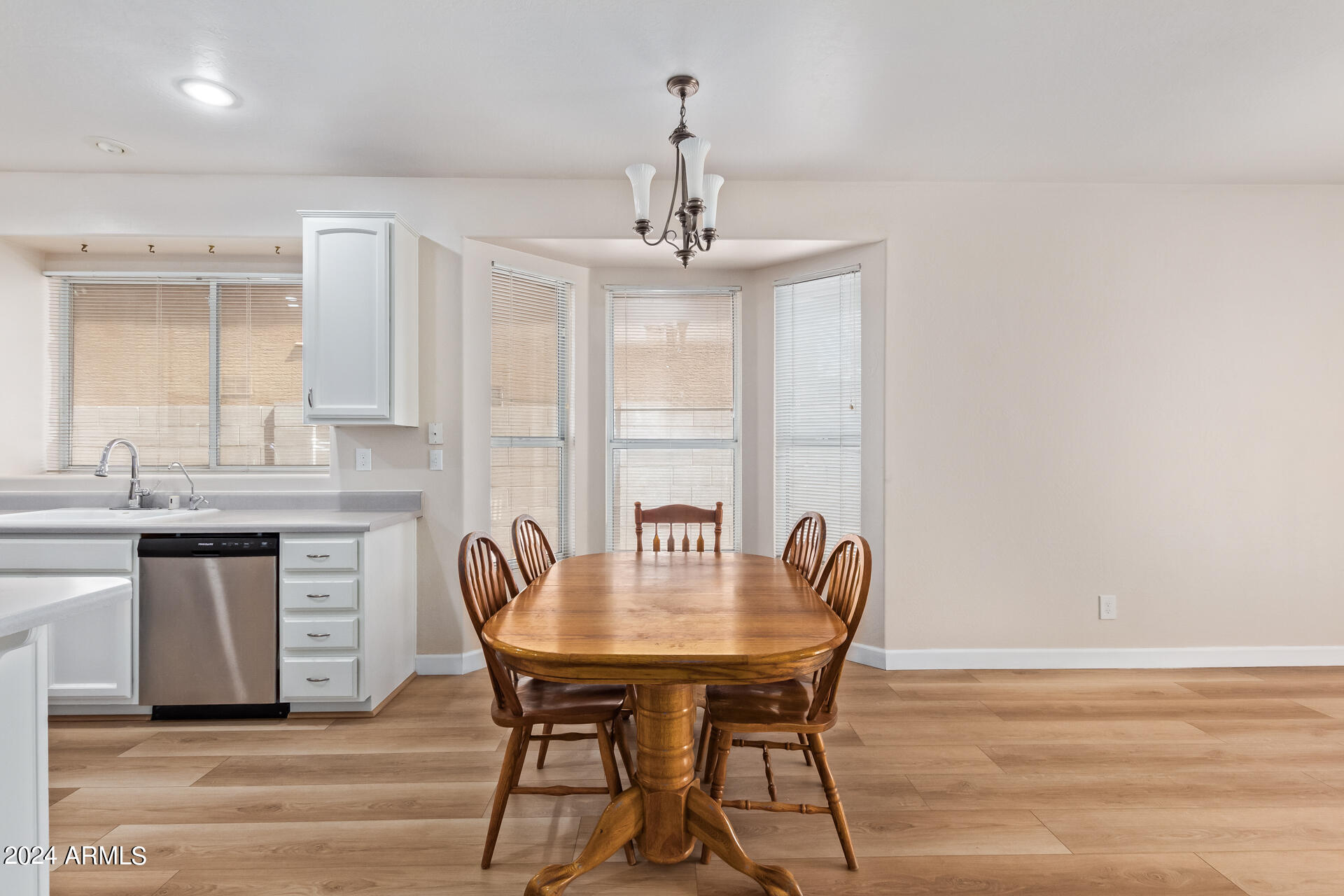 6215 W NAVAJO Drive