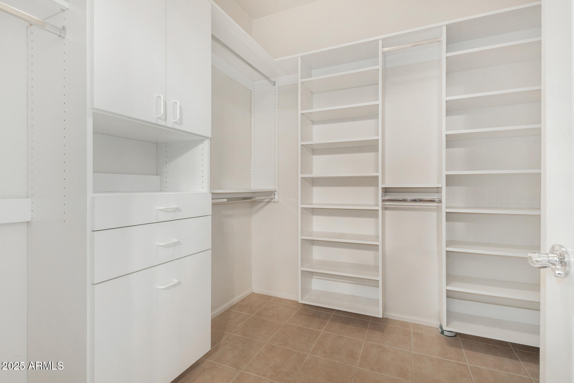 5260 N WILLCOX Drive