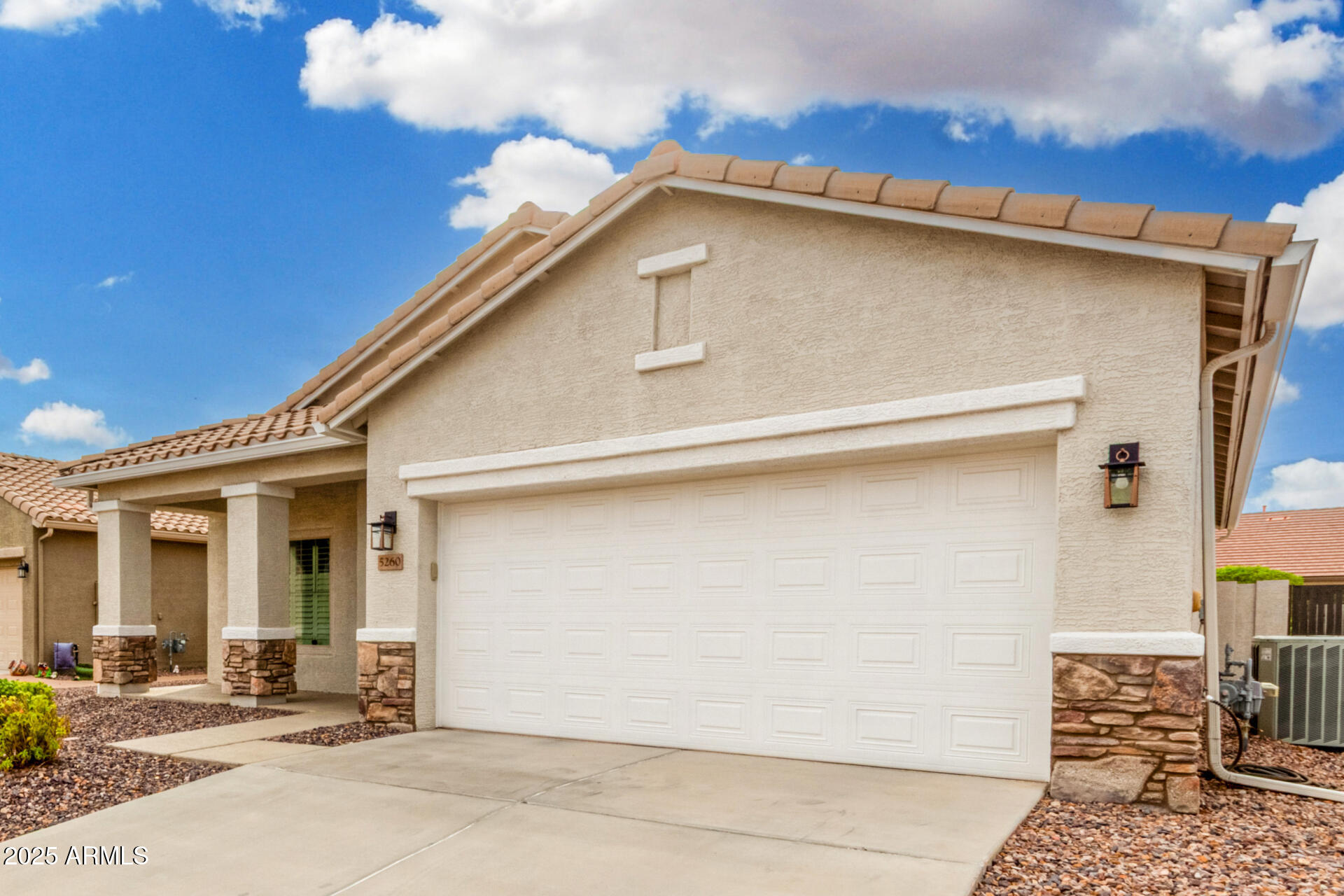 5260 N WILLCOX Drive