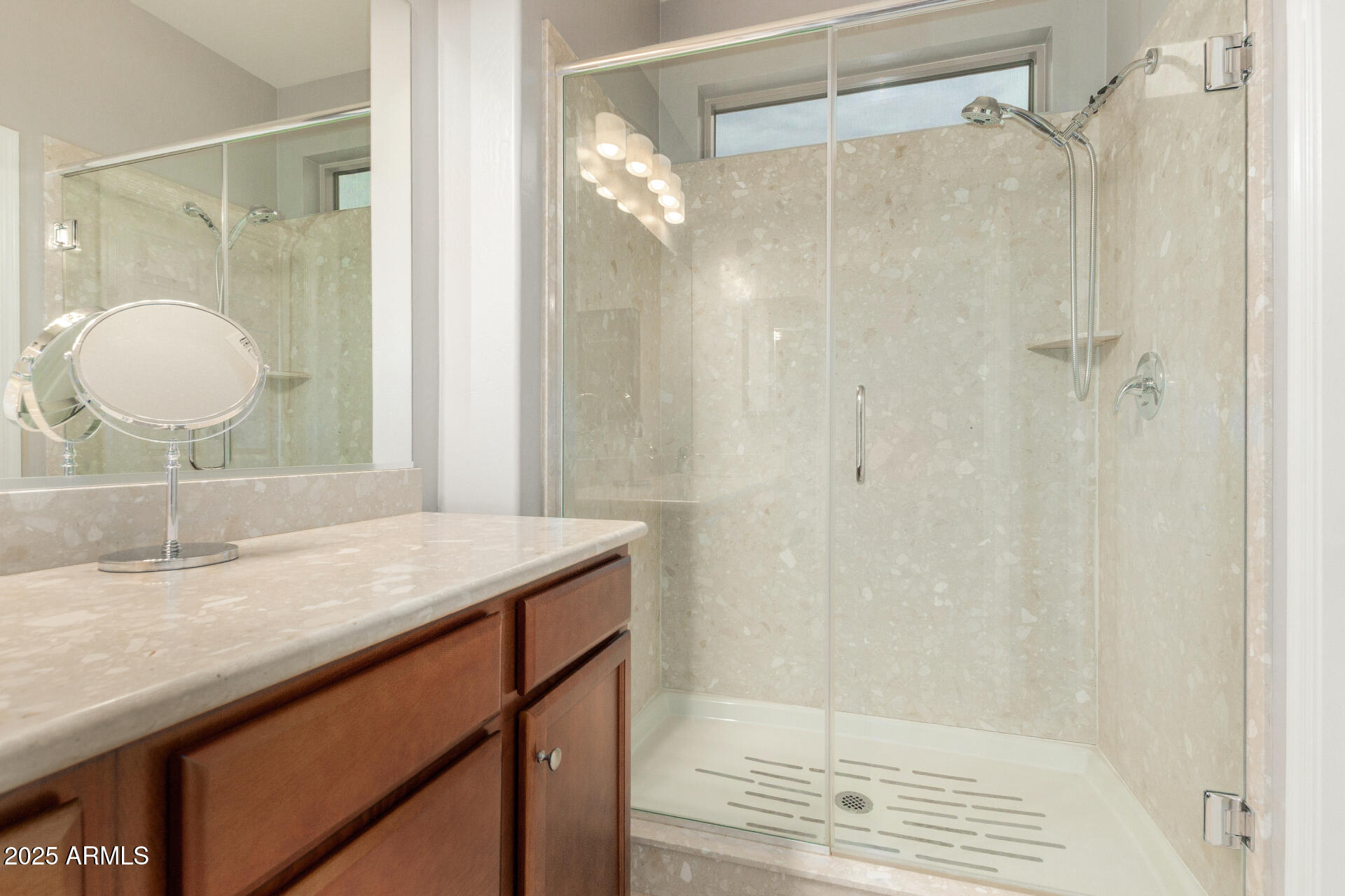 5260 N WILLCOX Drive