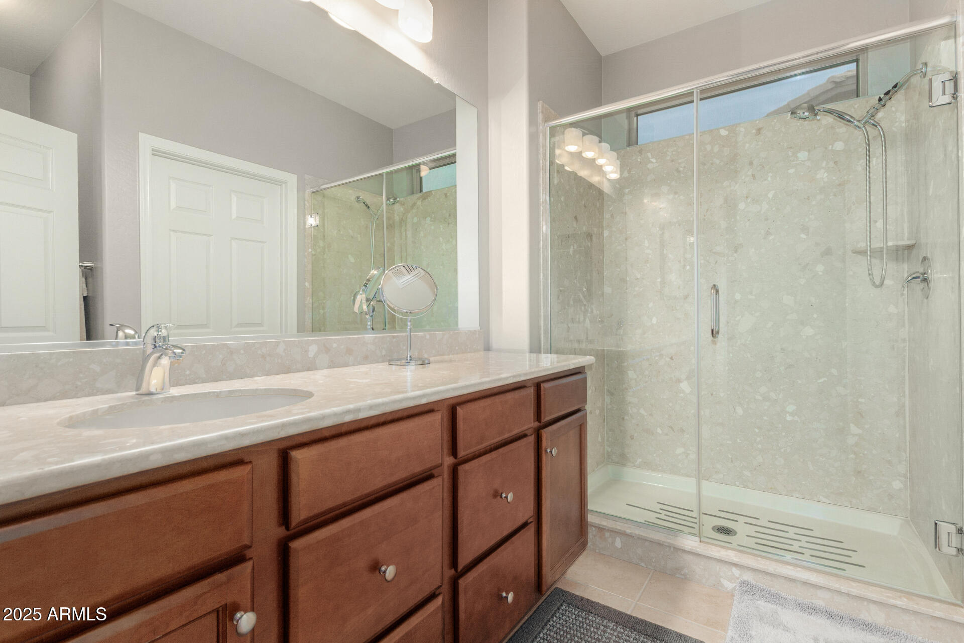 5260 N WILLCOX Drive