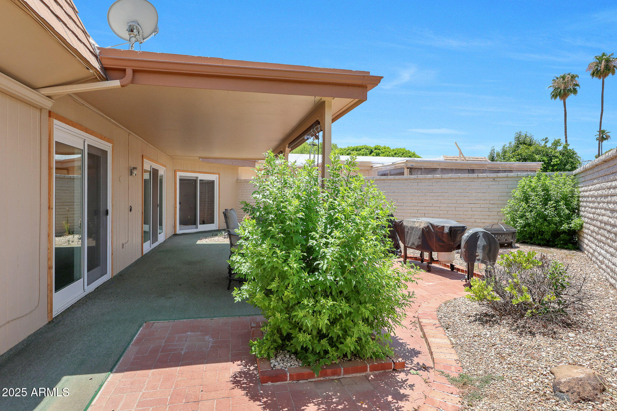 10461 W HUTTON Drive