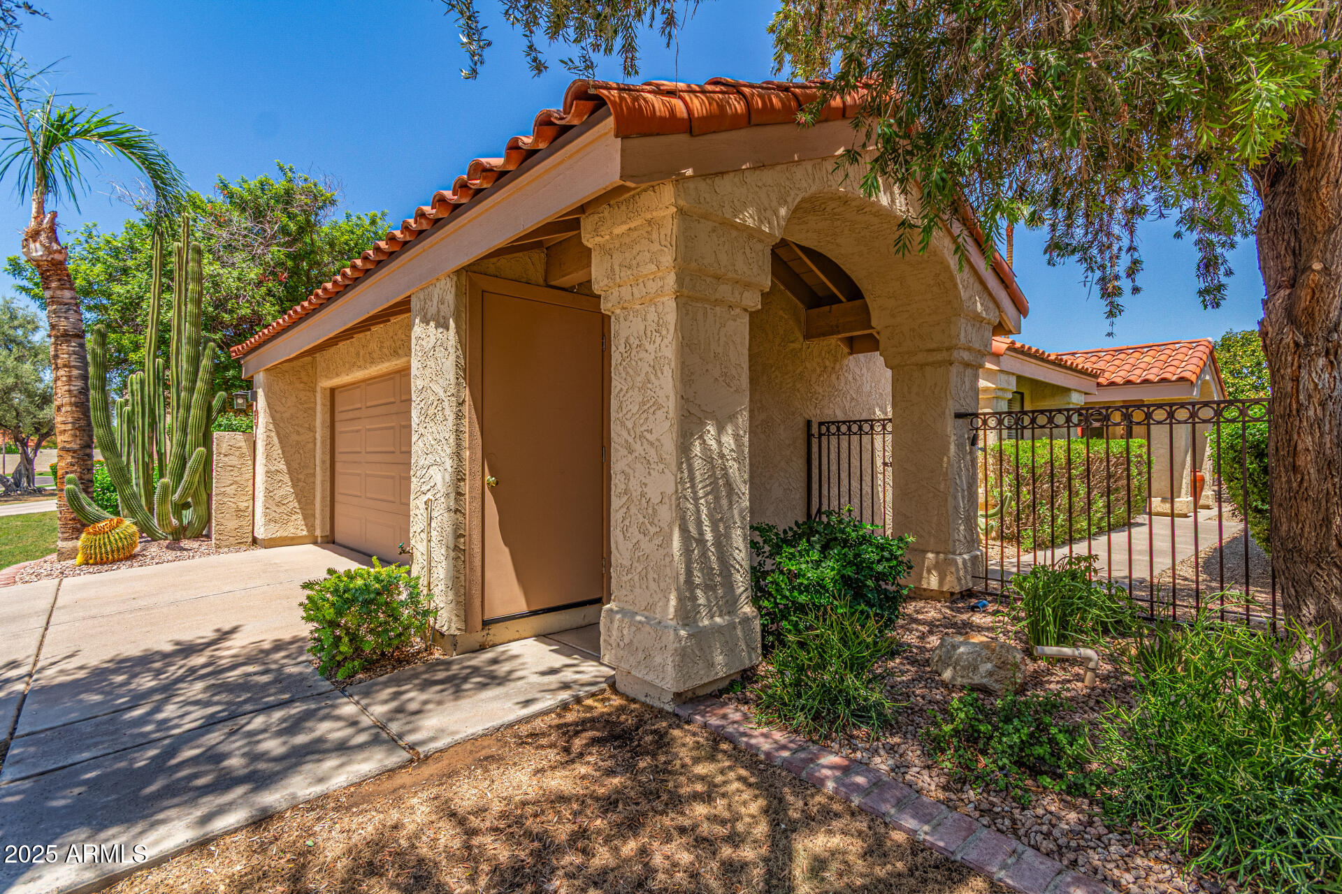 10008 E SADDLEHORN Trail