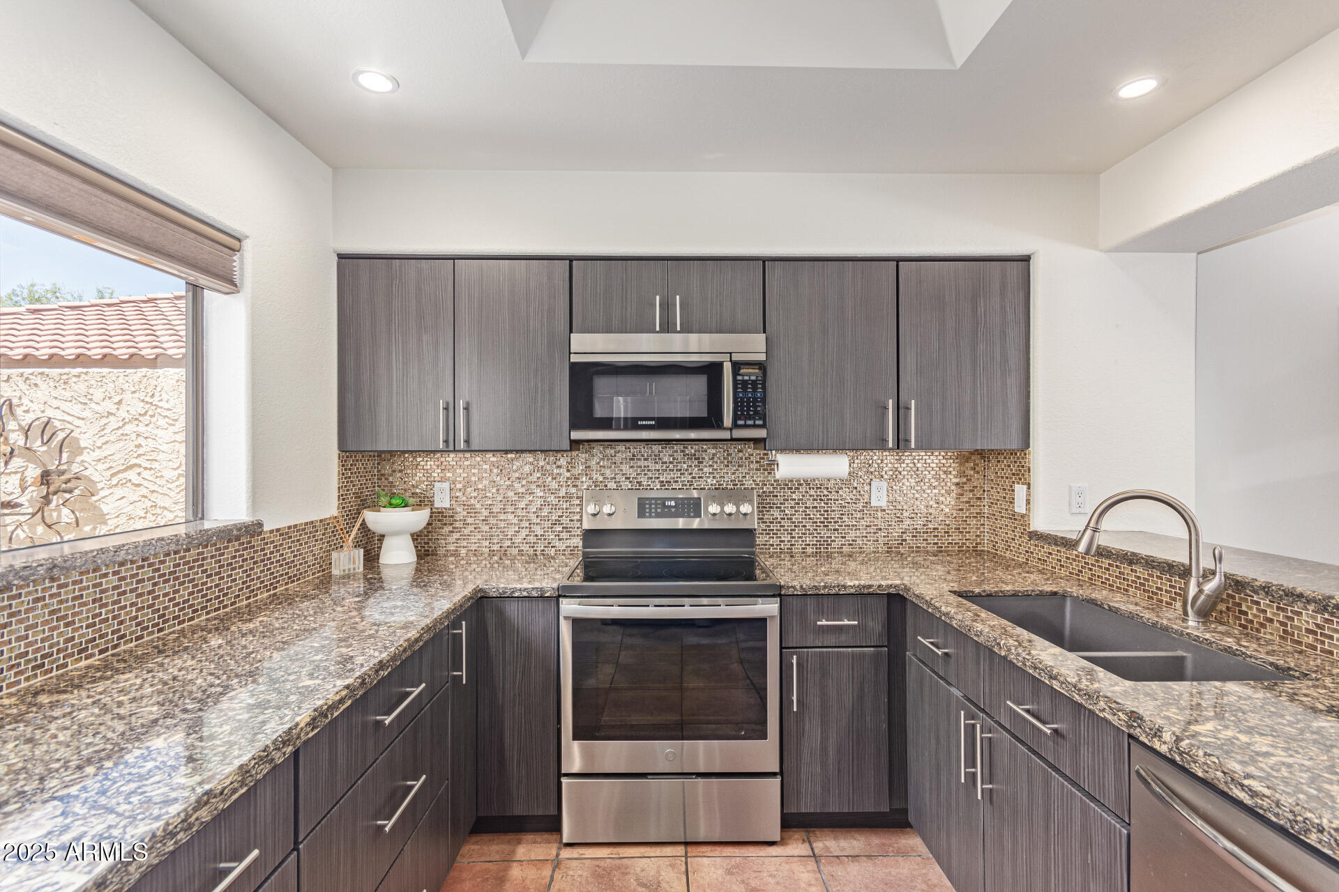 10008 E SADDLEHORN Trail