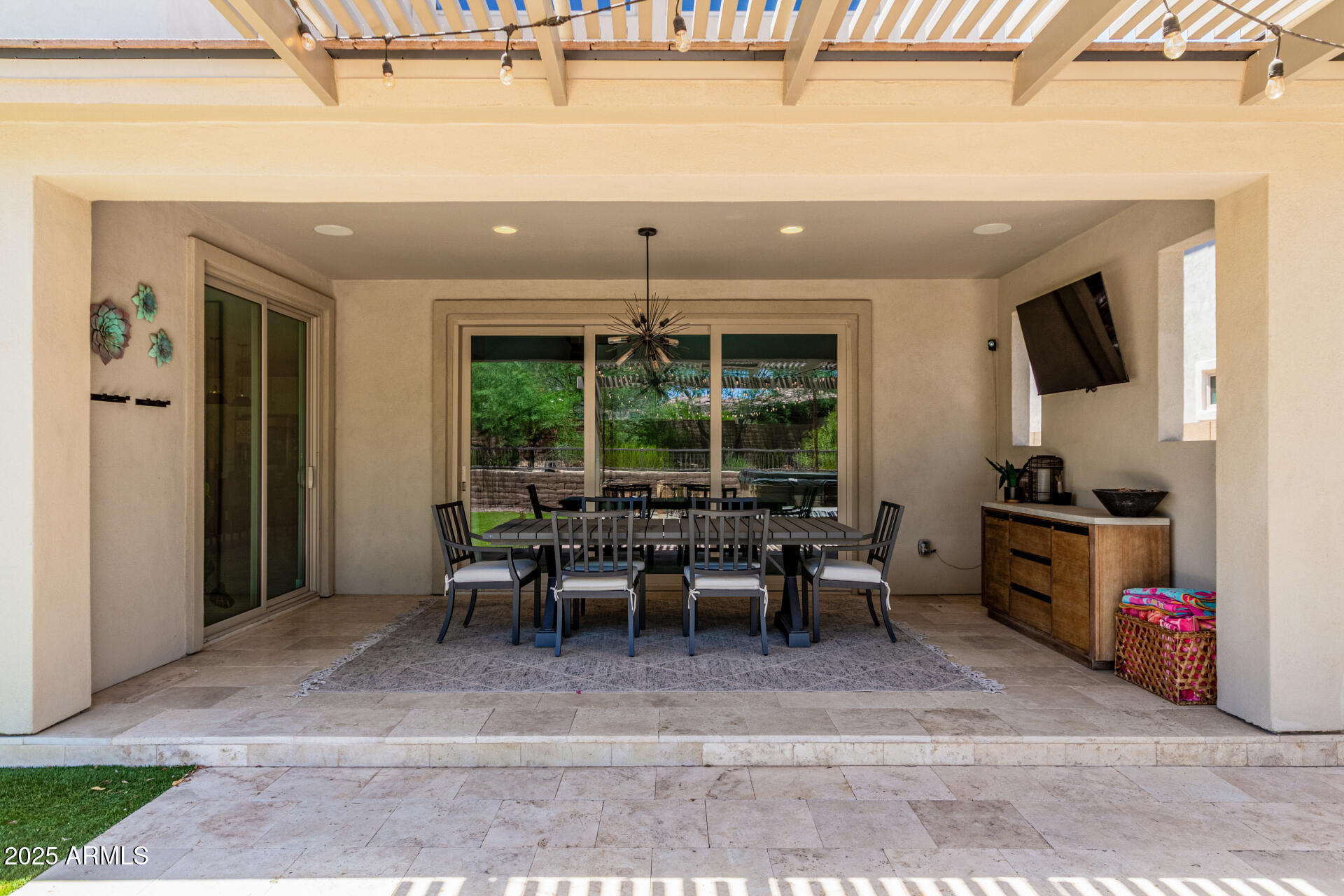 3428 E LOUISE Drive