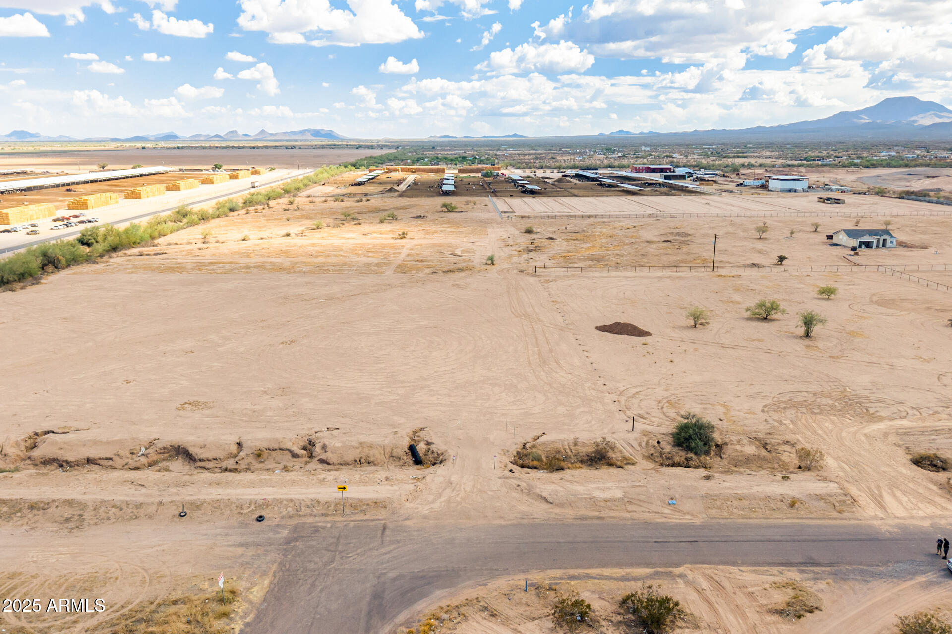 43500 W Carefree Place, 2