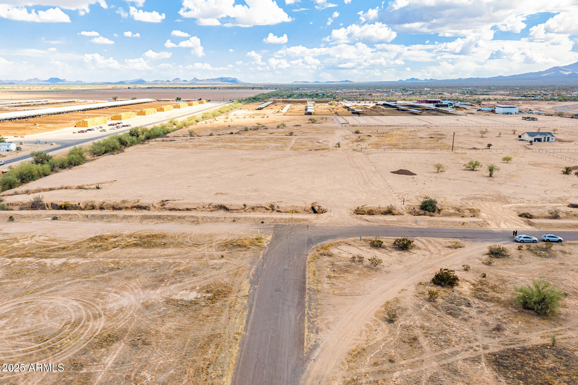 43500 W Carefree Place, 2