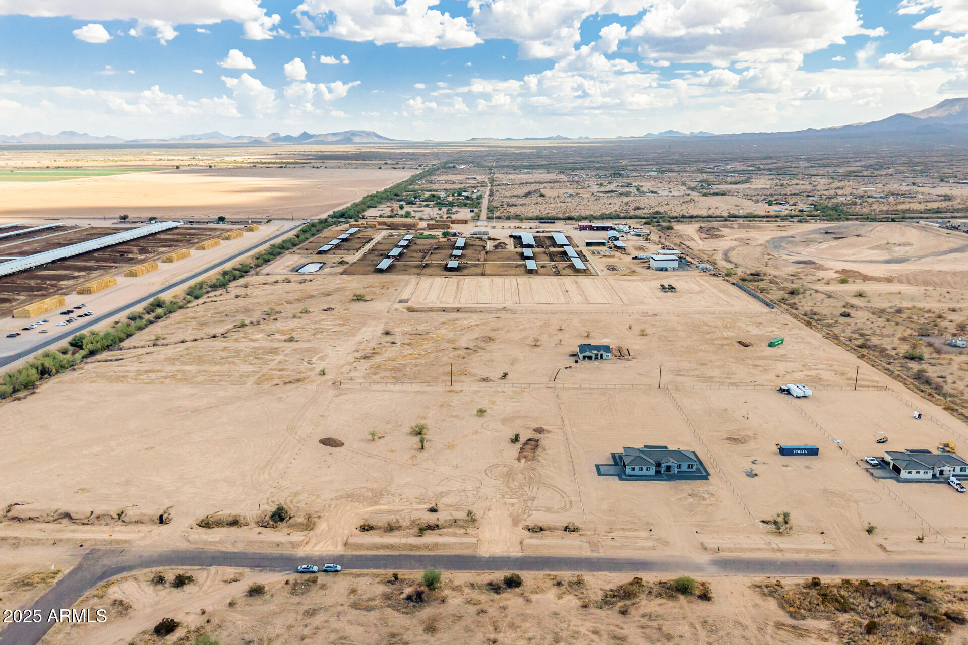 43500 W Carefree Place, 2