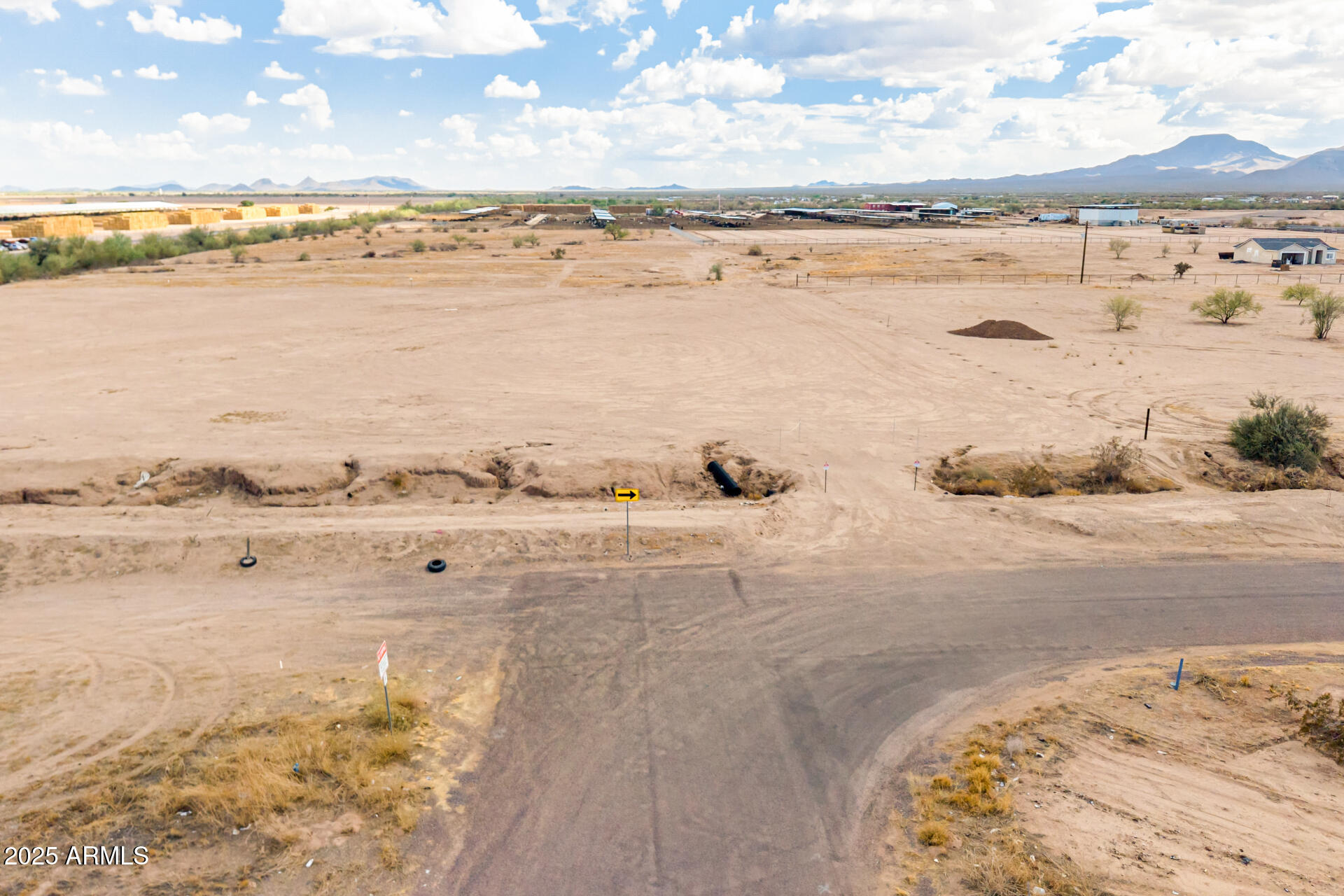 43500 W Carefree Place, 2