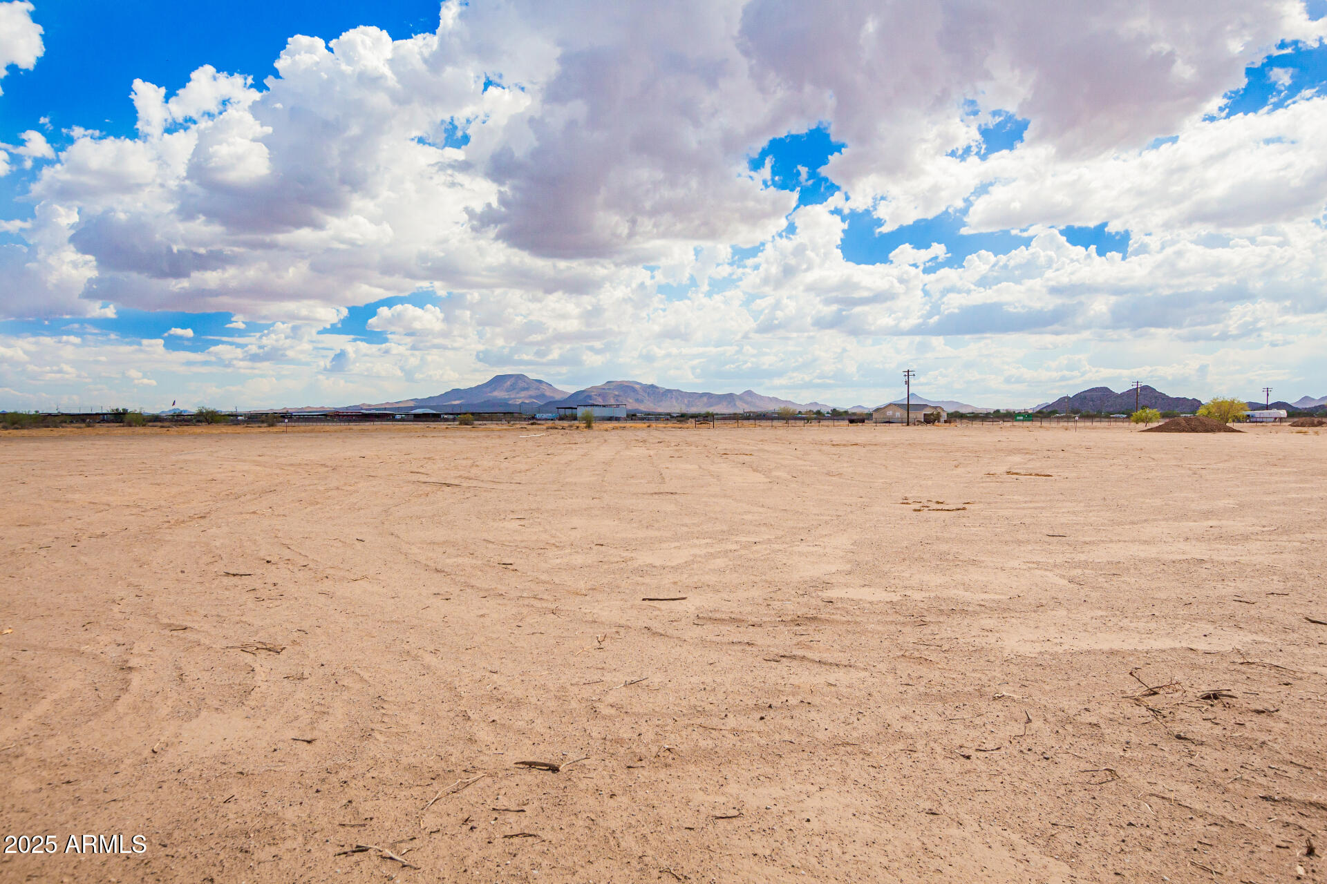 43500 W Carefree Place, 2