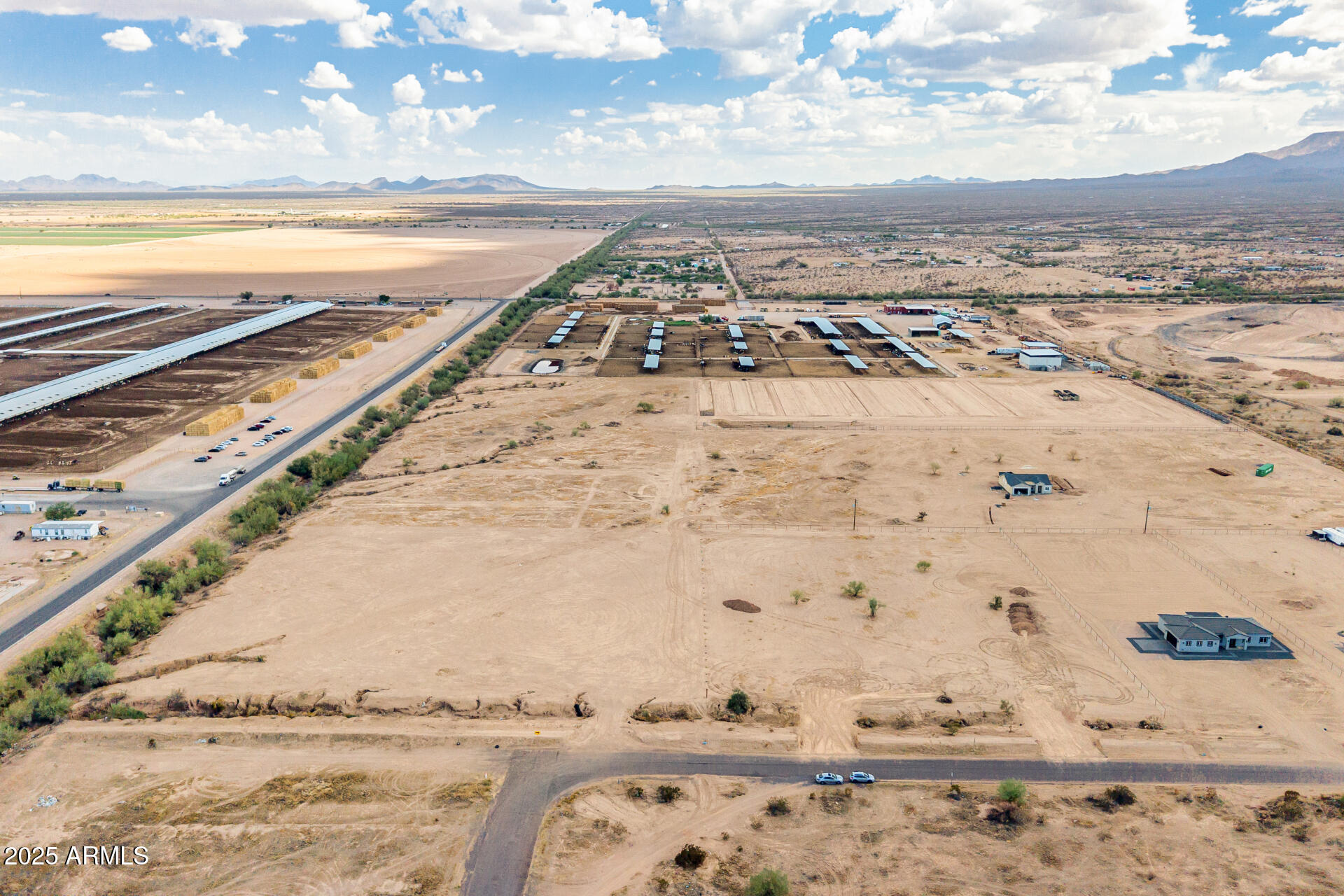 43500 W Carefree Place, 2