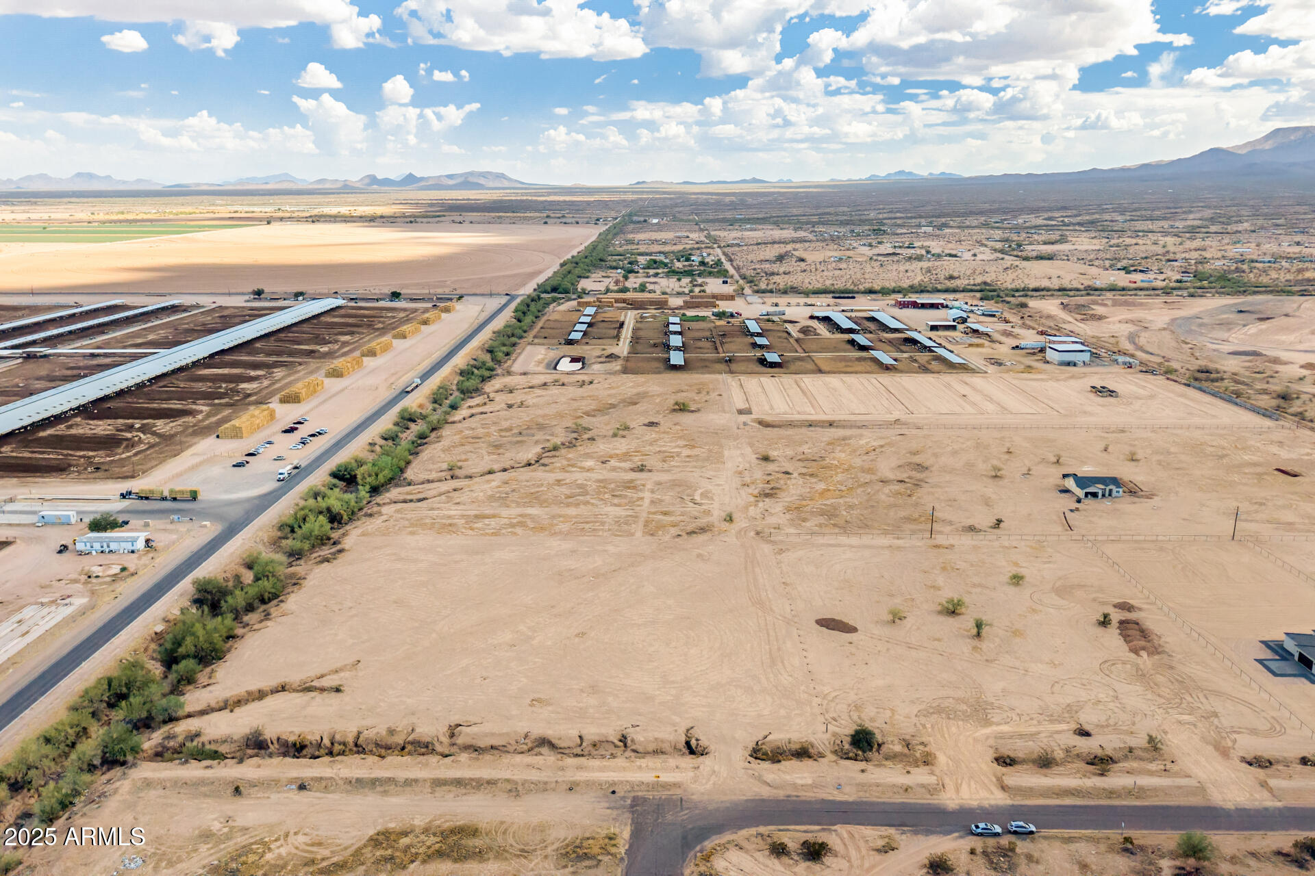 43500 W Carefree Place, 2