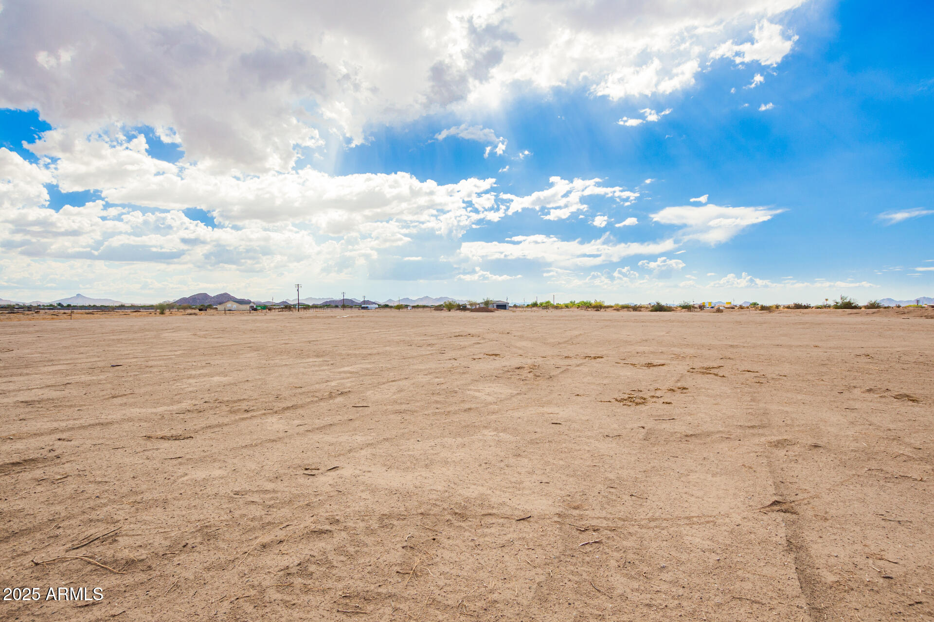 43500 W Carefree Place, 2