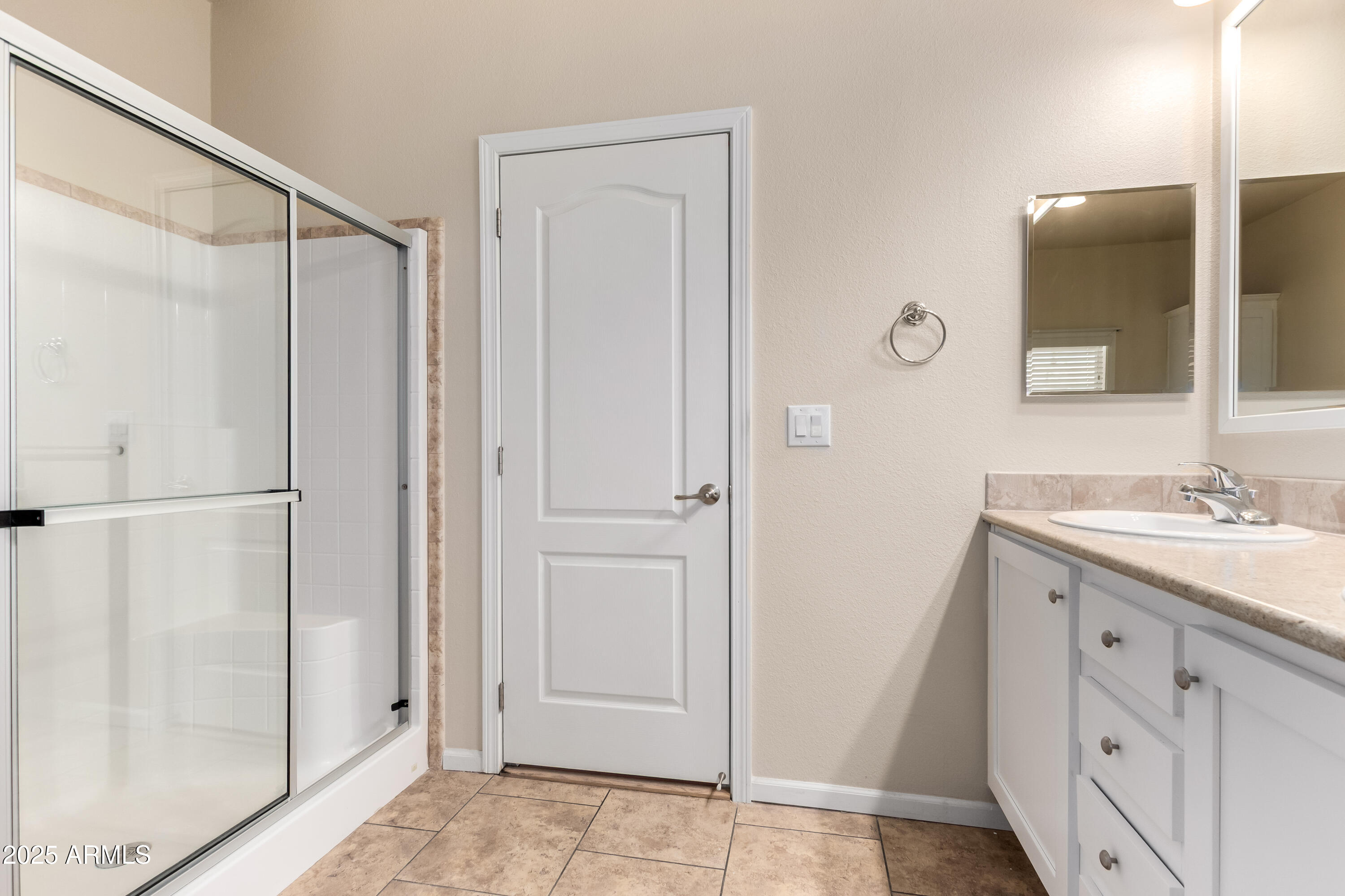 2000 S Apache Road, 78