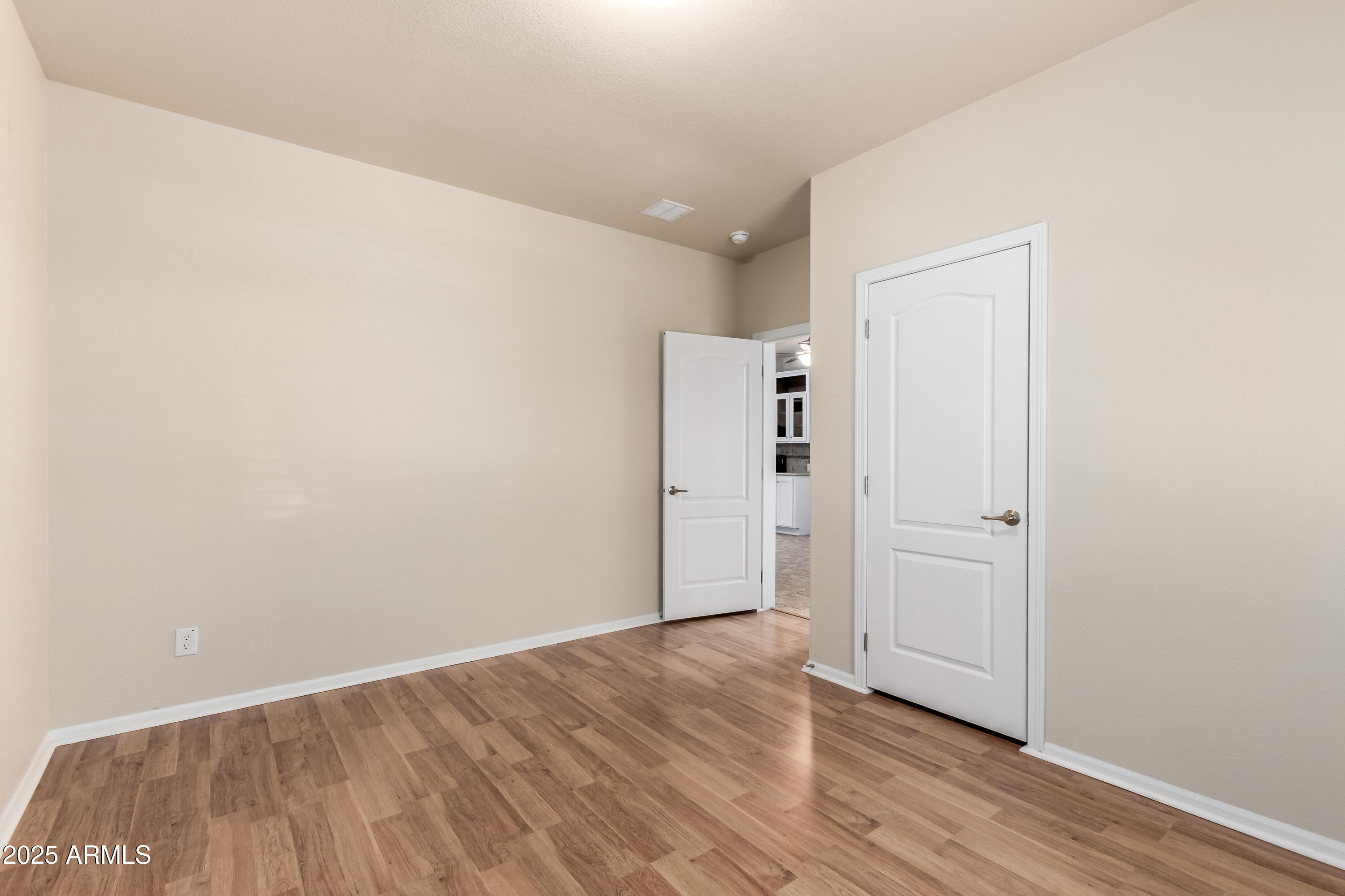 2000 S Apache Road, 78