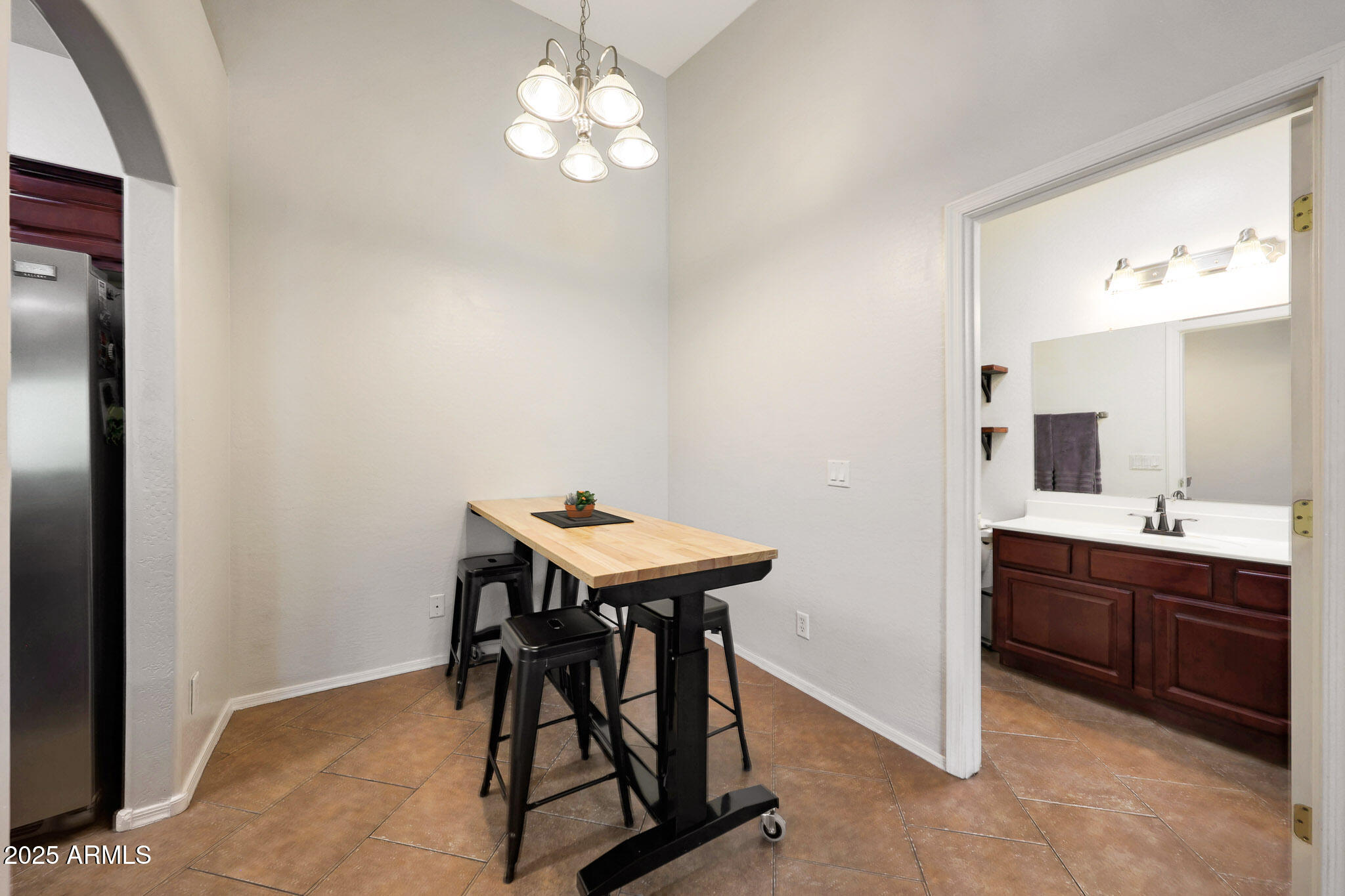 2950 W LOUISE Drive, 207