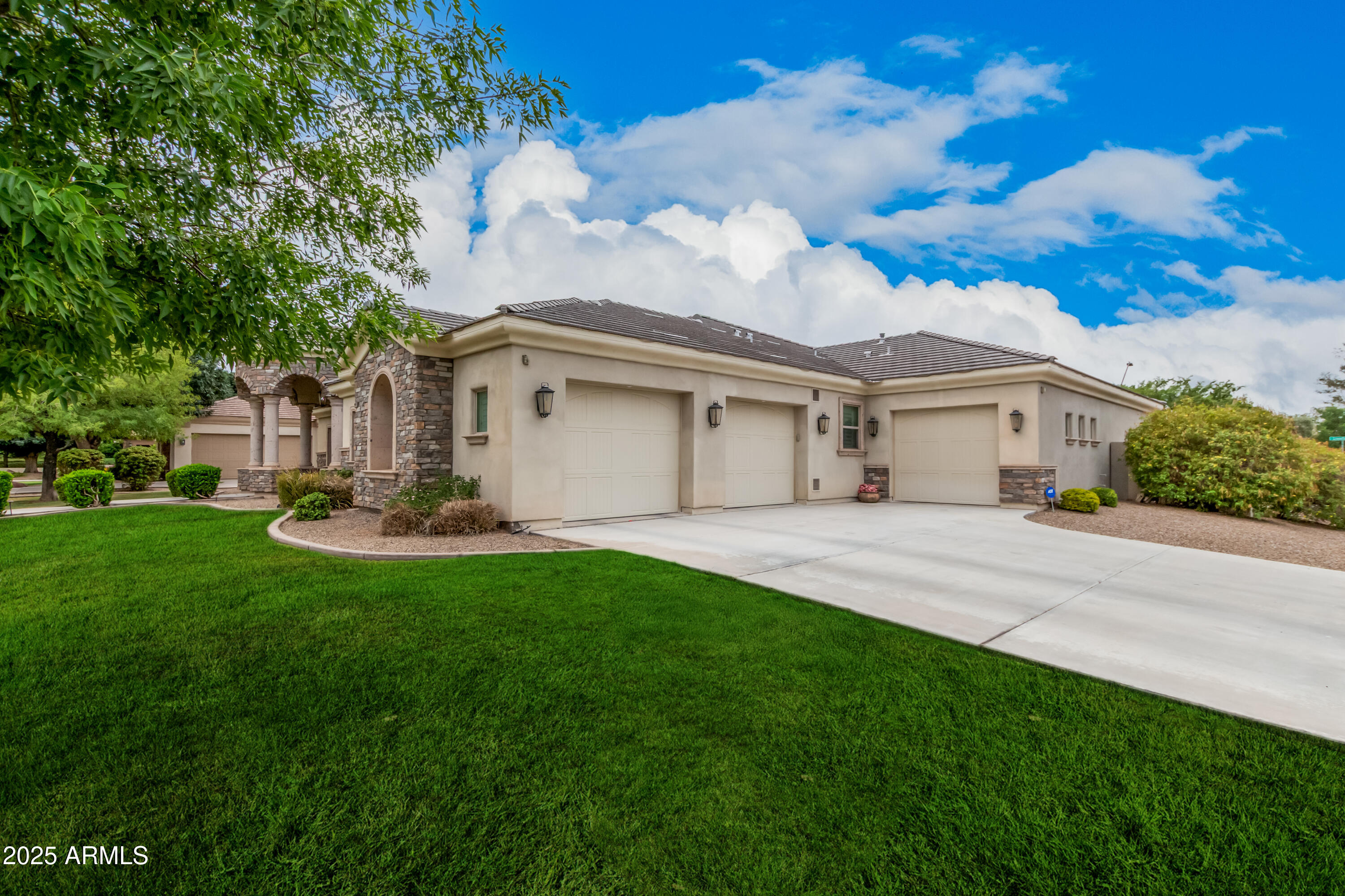 330 N PORTLAND Avenue