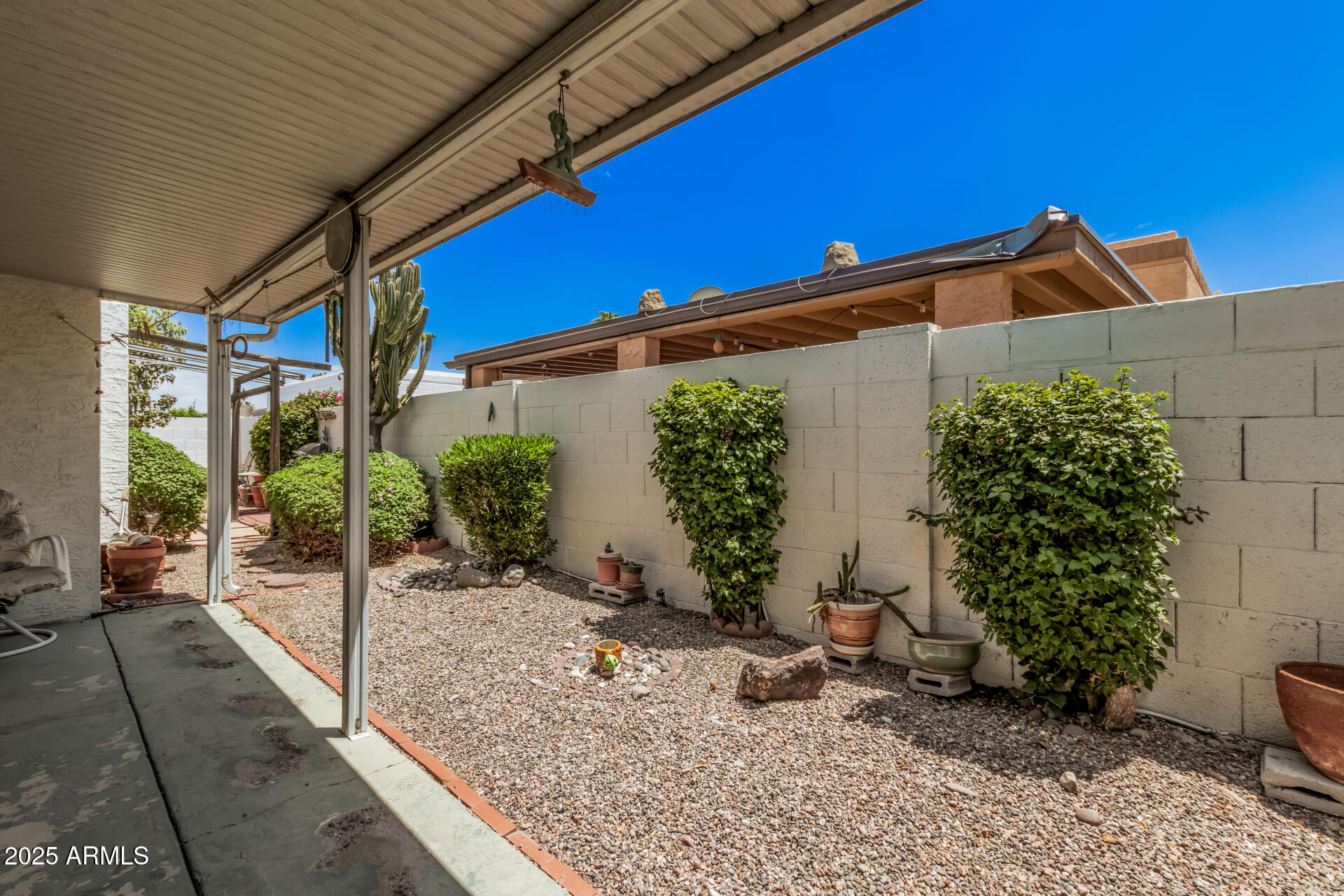 831 E VILLA RITA Drive