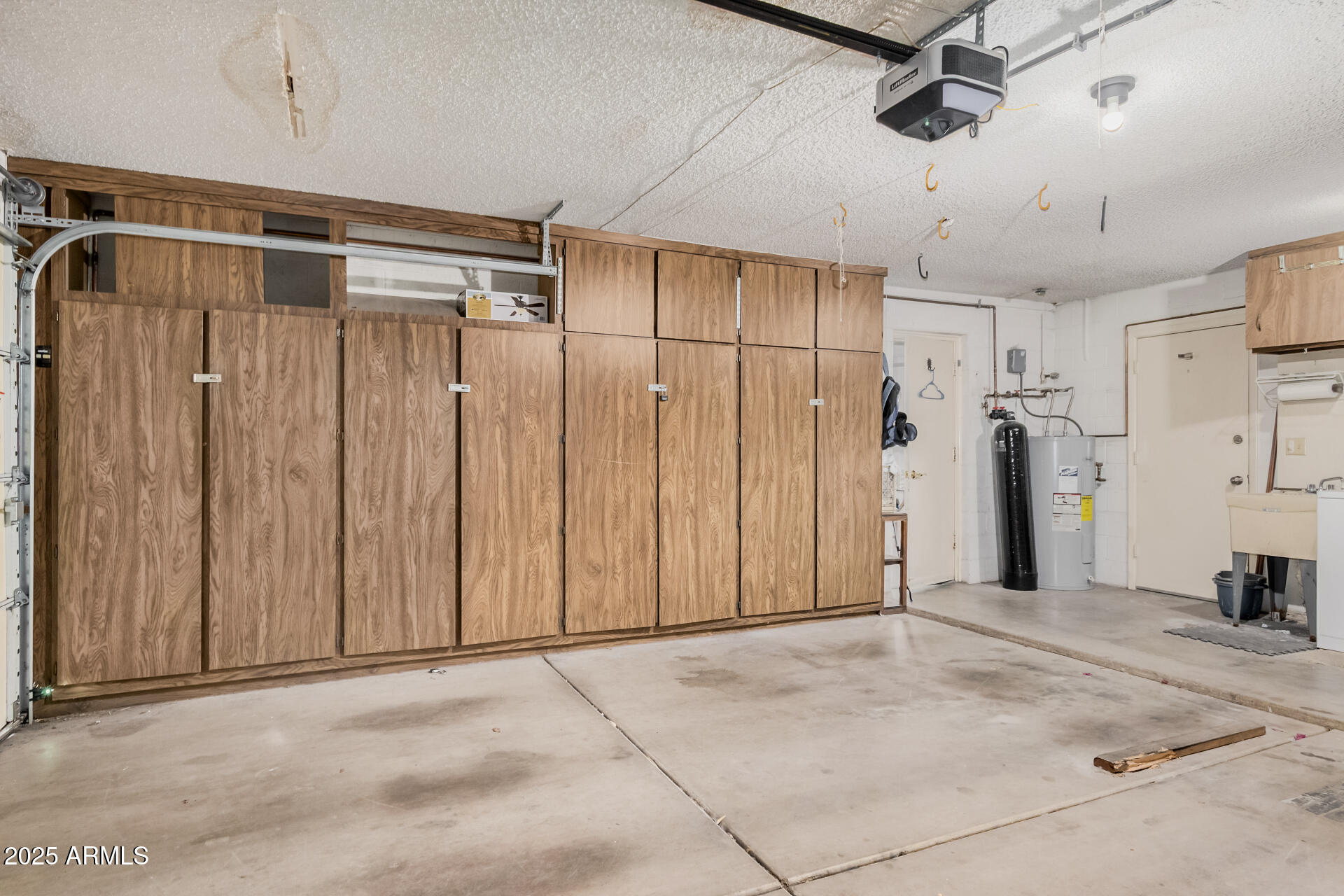 831 E VILLA RITA Drive