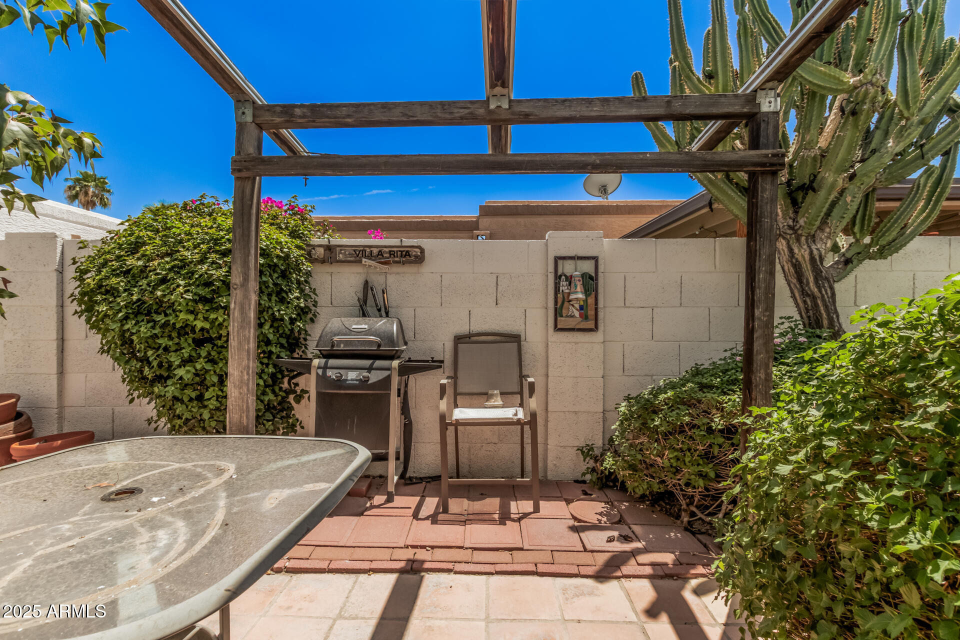 831 E VILLA RITA Drive