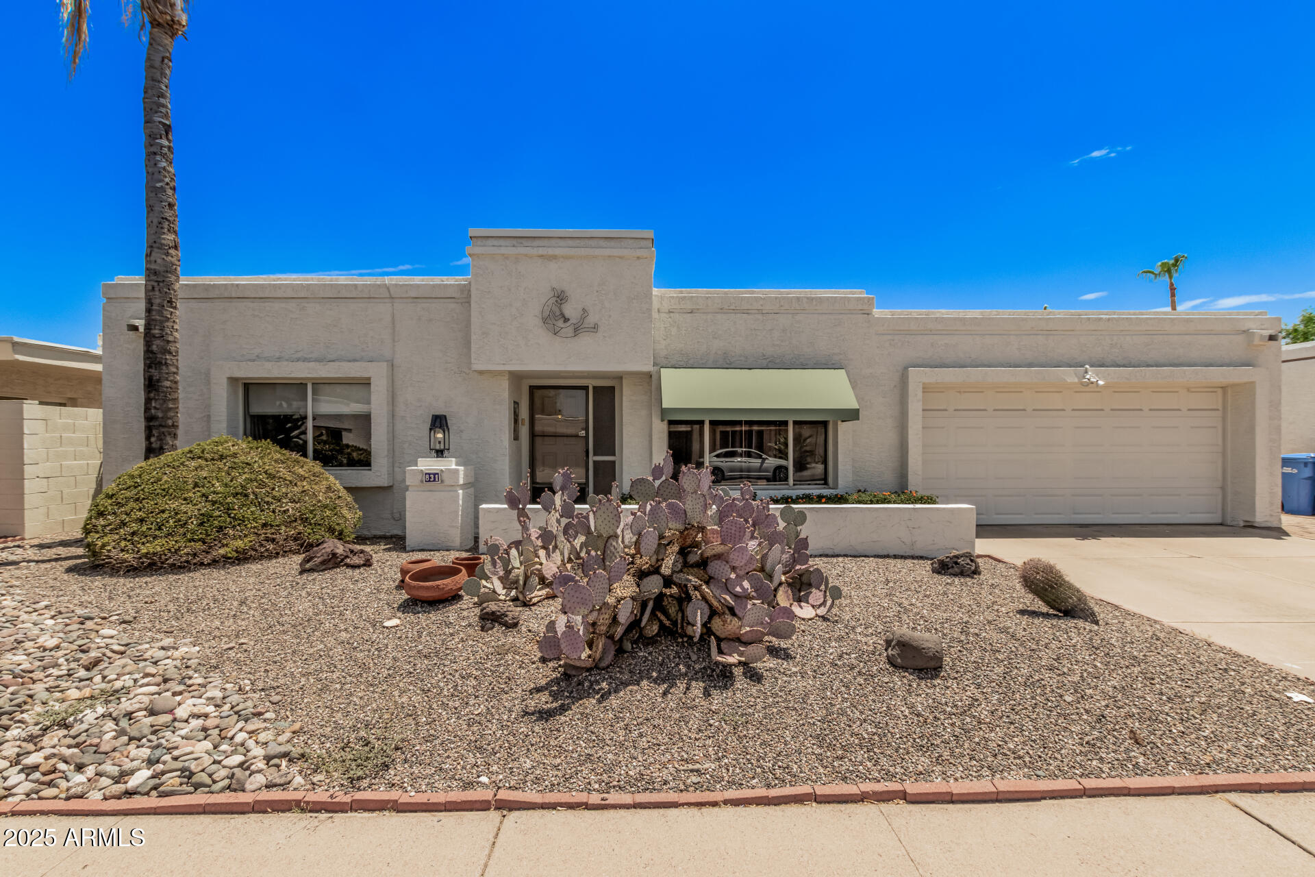 831 E VILLA RITA Drive