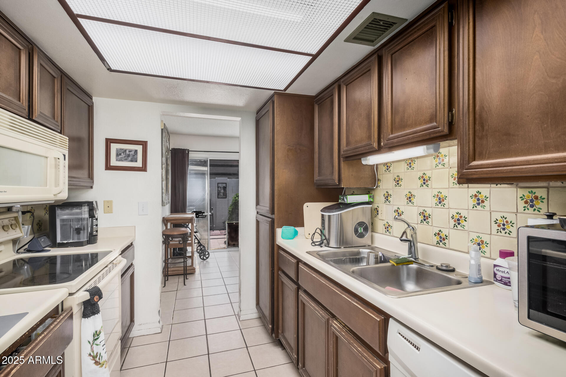 831 E VILLA RITA Drive