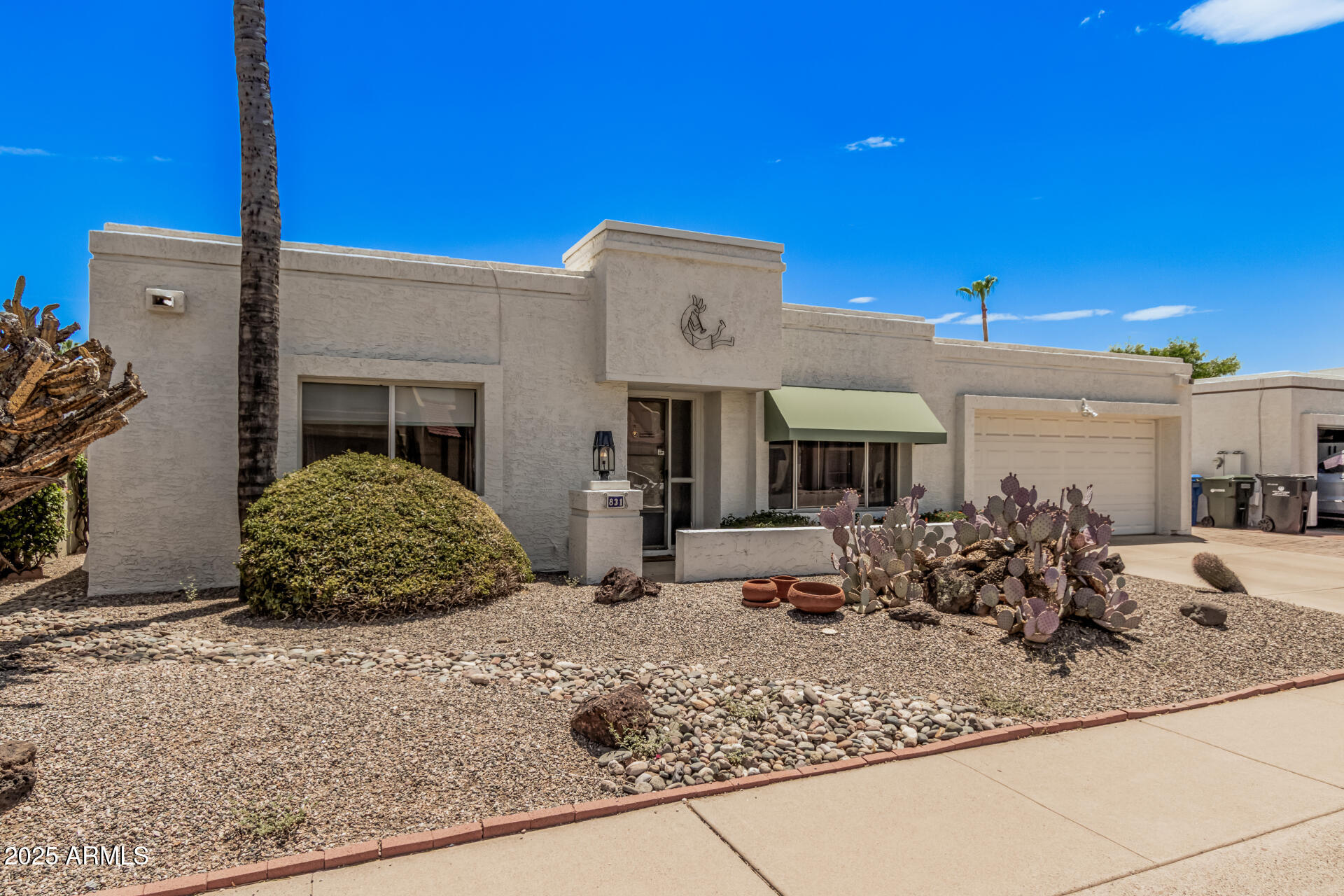 831 E VILLA RITA Drive