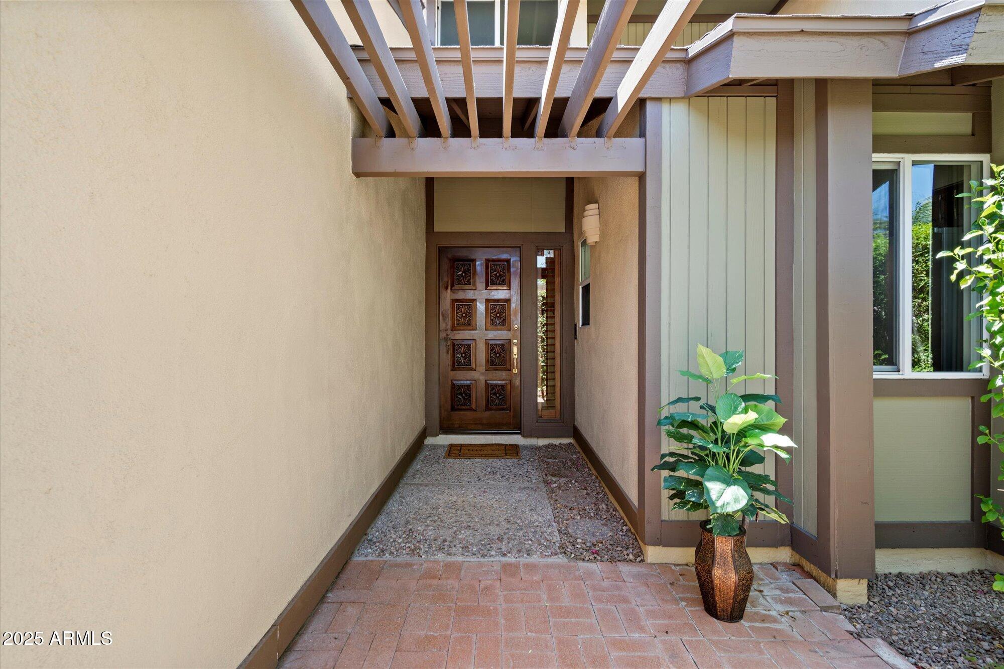 719 E ORANGEWOOD Avenue