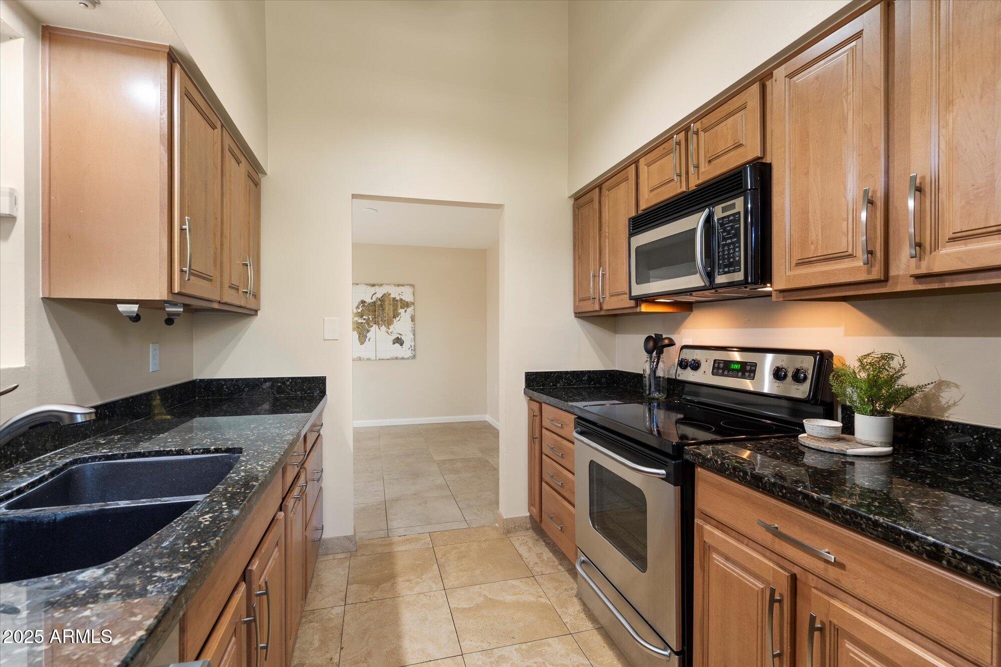 719 E ORANGEWOOD Avenue