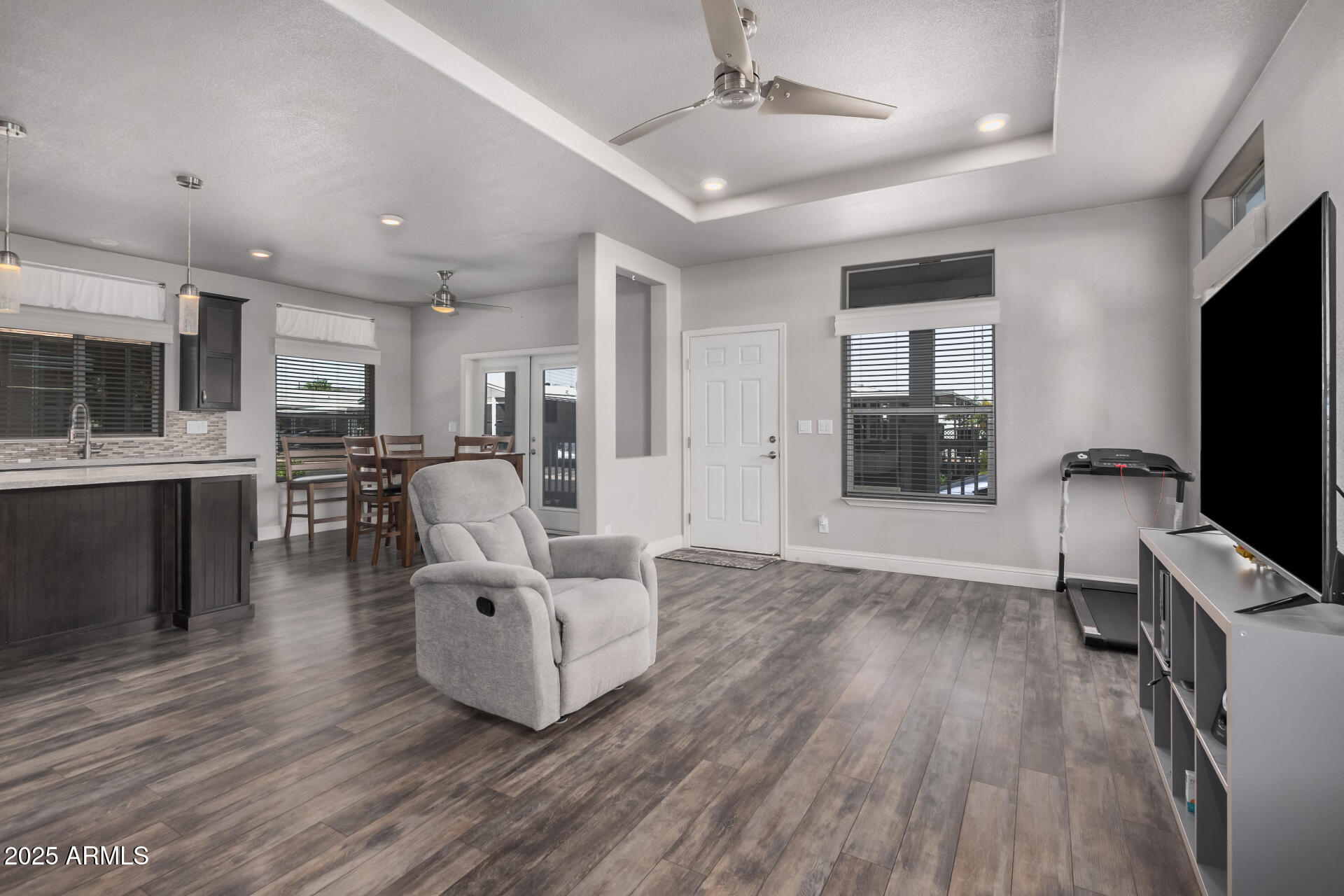 2609 W SOUTHERN Avenue, 169