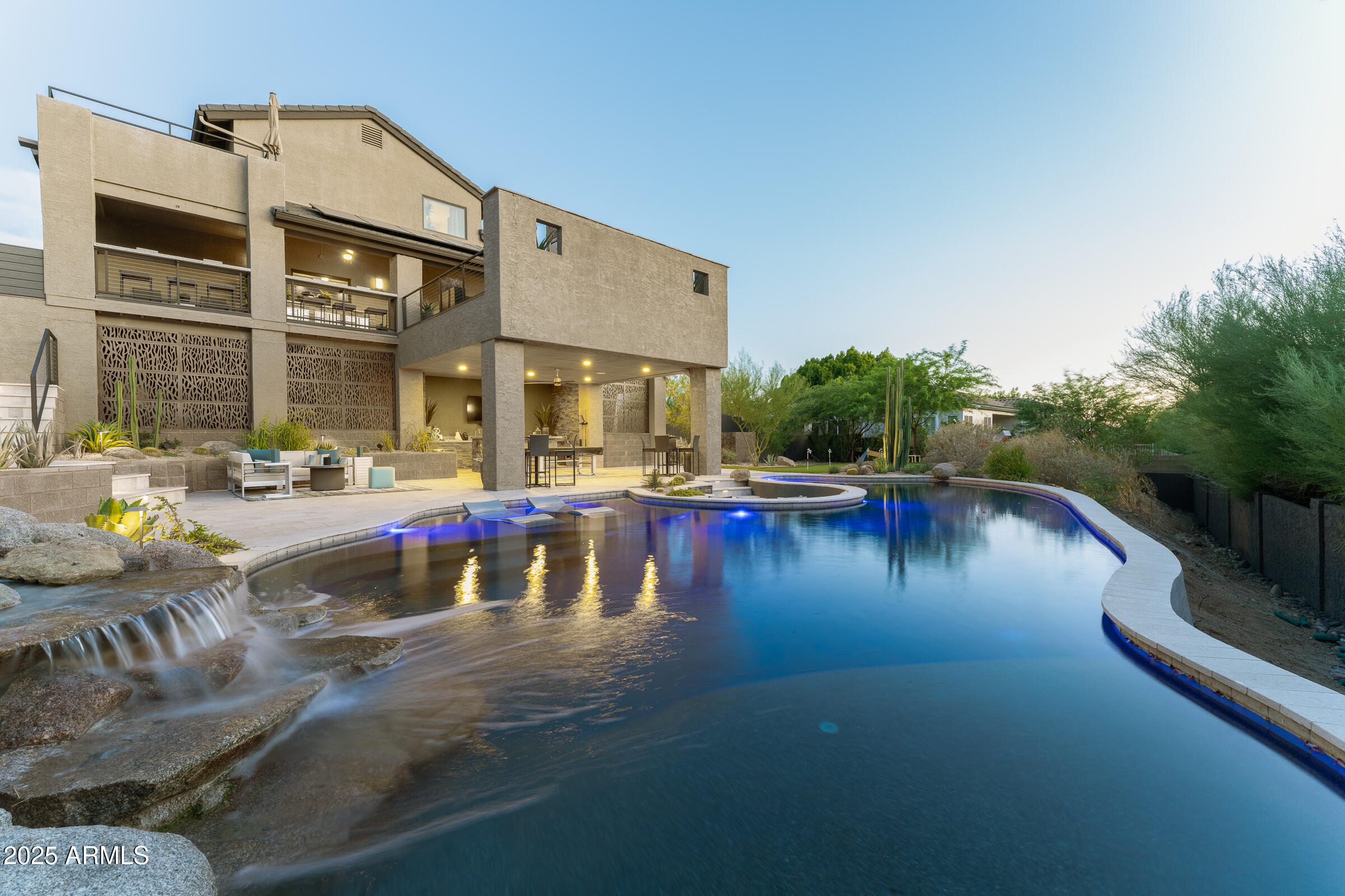 1136 E Forest Hills Drive