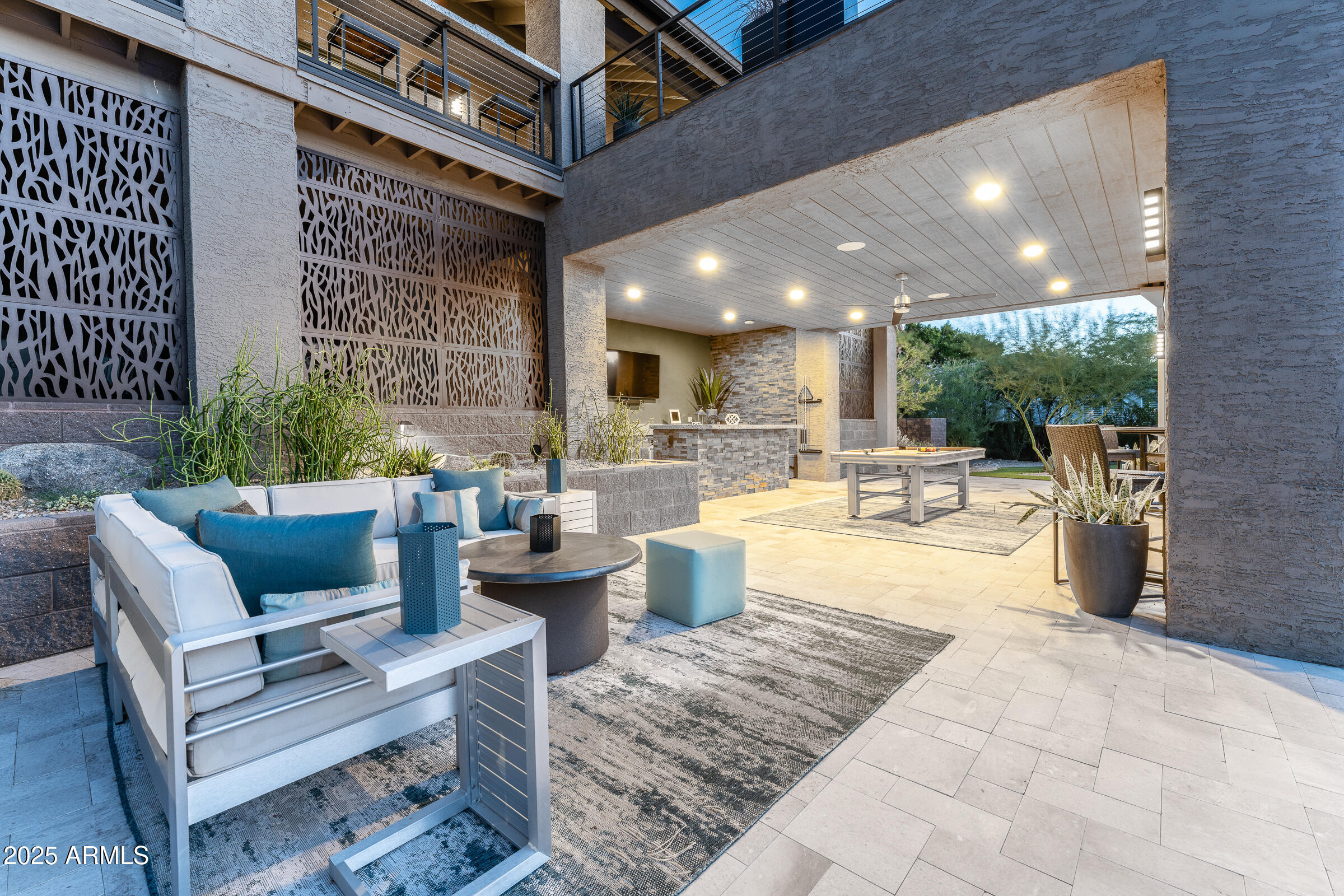 1136 E Forest Hills Drive